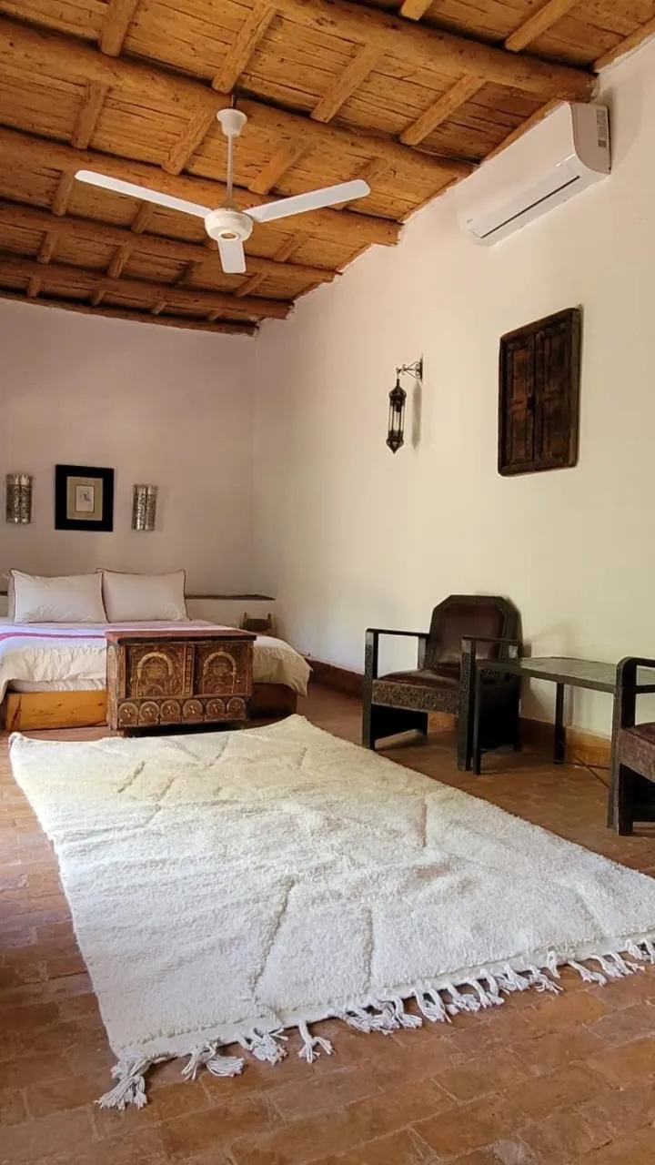 Bed in Sel d Ailleurs, Ouirgan - adults only