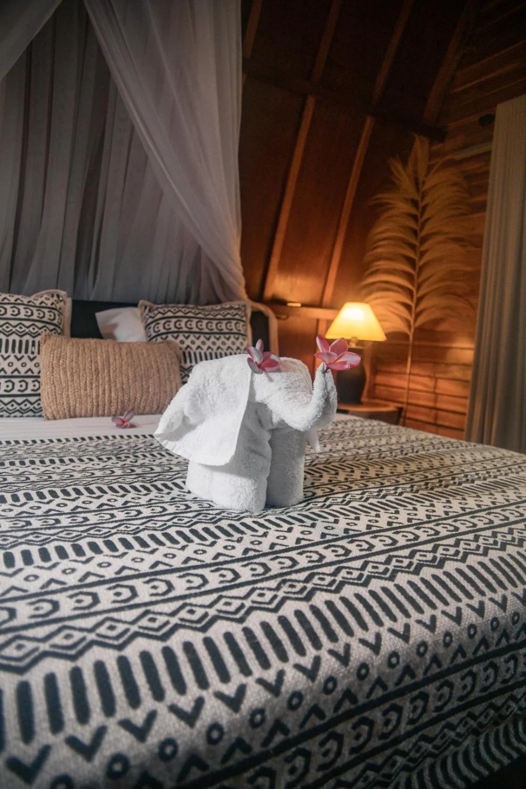 Bed in Hakuna Matata Resort Gili Air