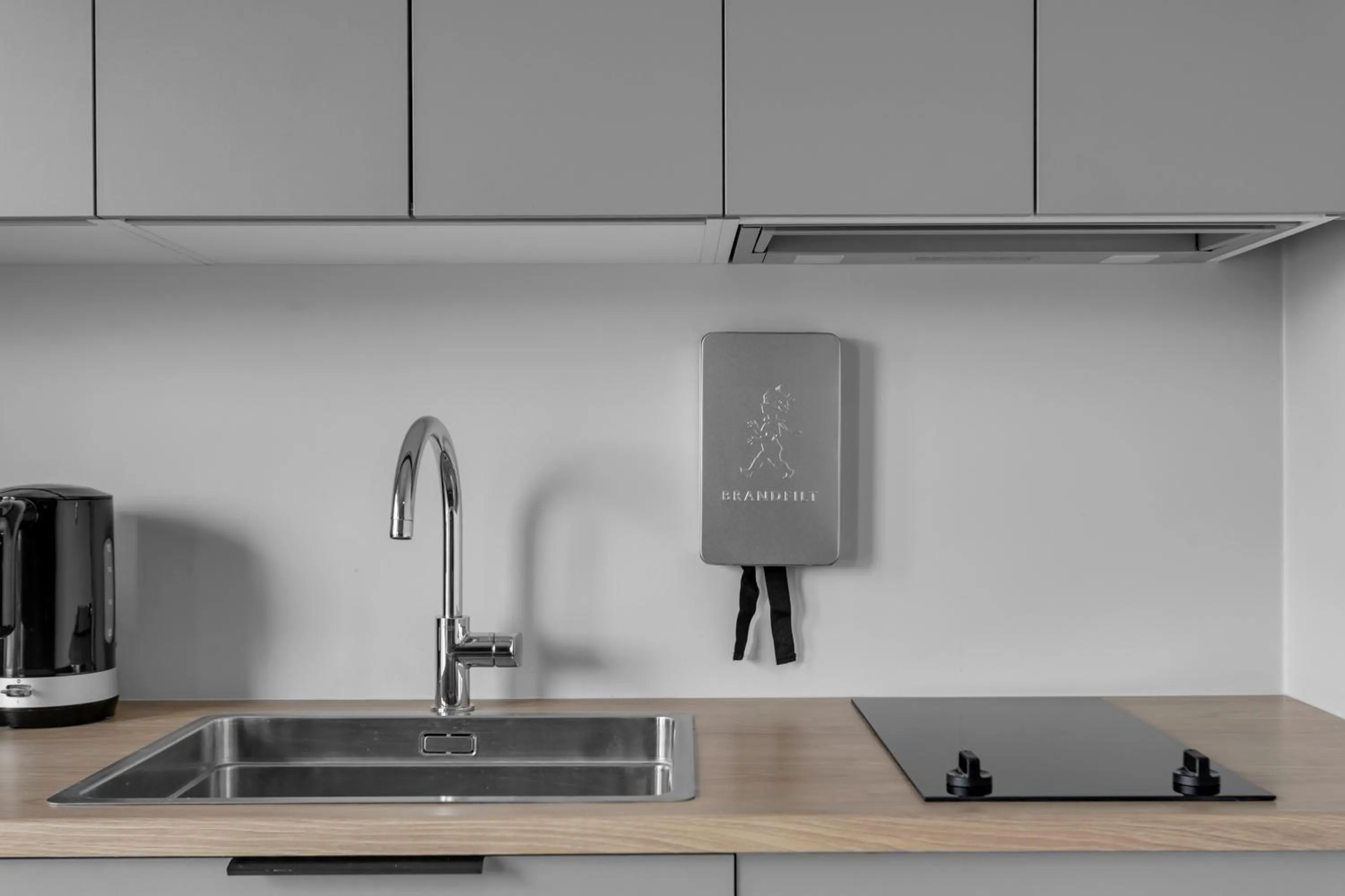 Kitchen or kitchenette in B18 Apartments