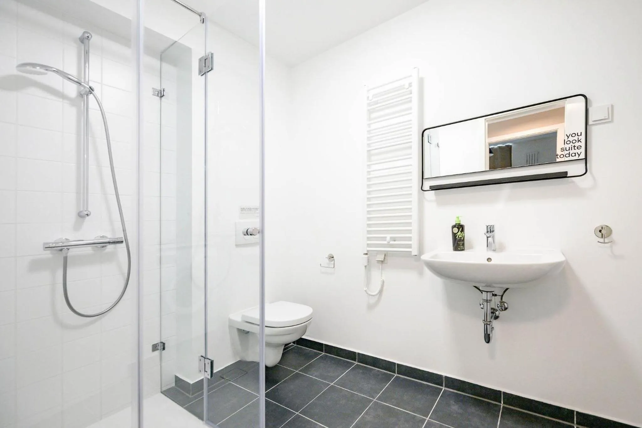 Shower in Limehome Budapest Mosonyi