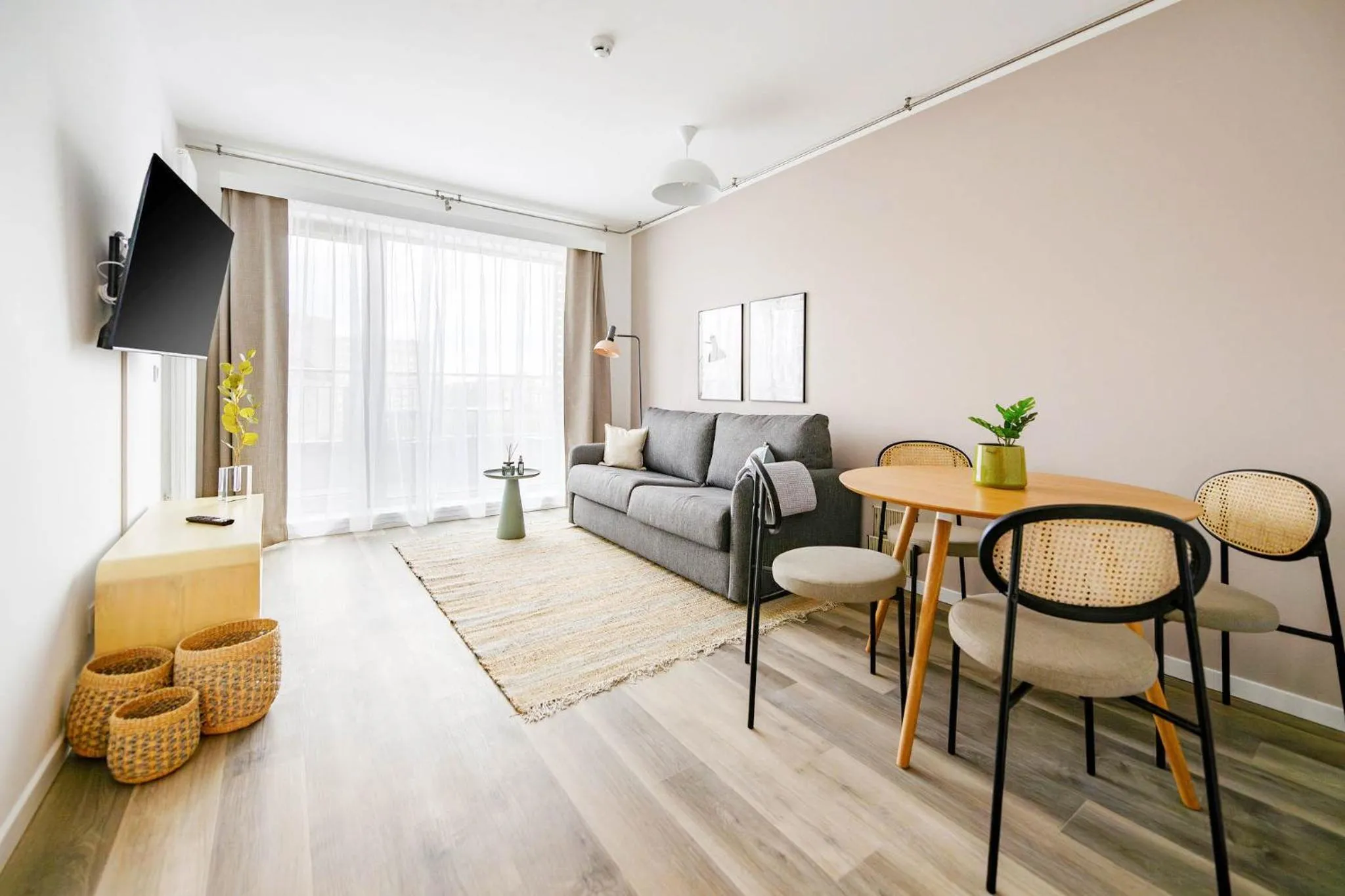 TV and multimedia in Limehome Budapest Mosonyi