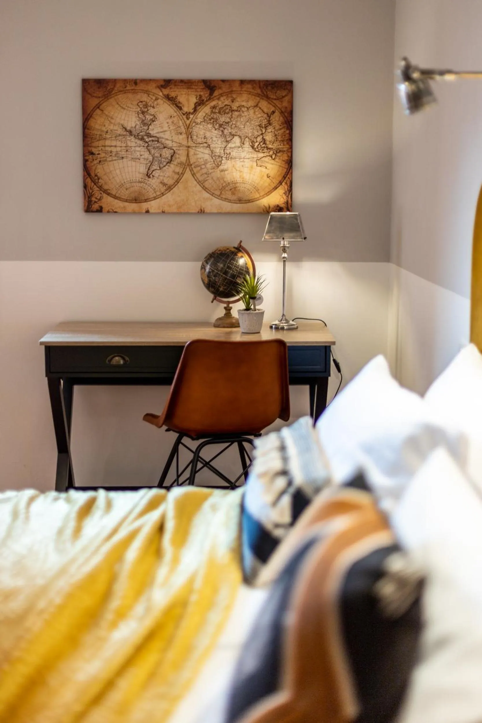 Bedroom, Bed in HouSmart Capo di Lucca 1