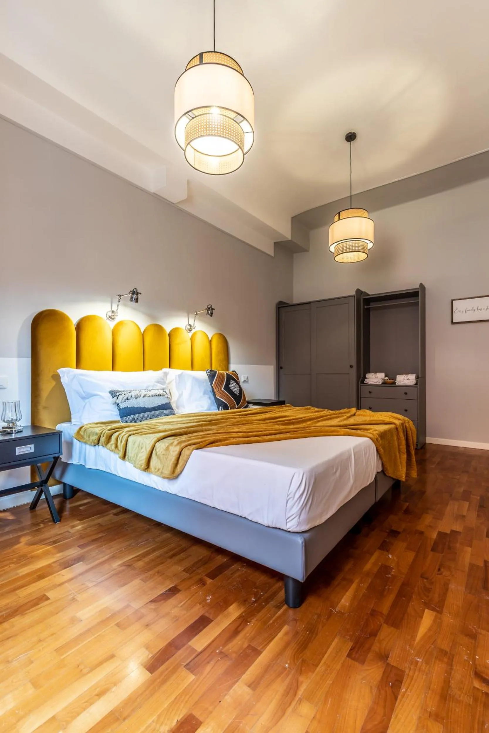 Bedroom, Bed in HouSmart Capo di Lucca 1