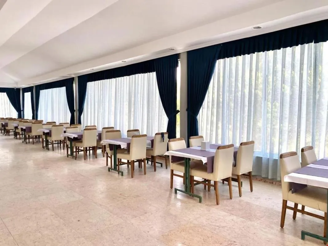 Restaurant/places to eat in Tabiat Park Hotel Ayvalik