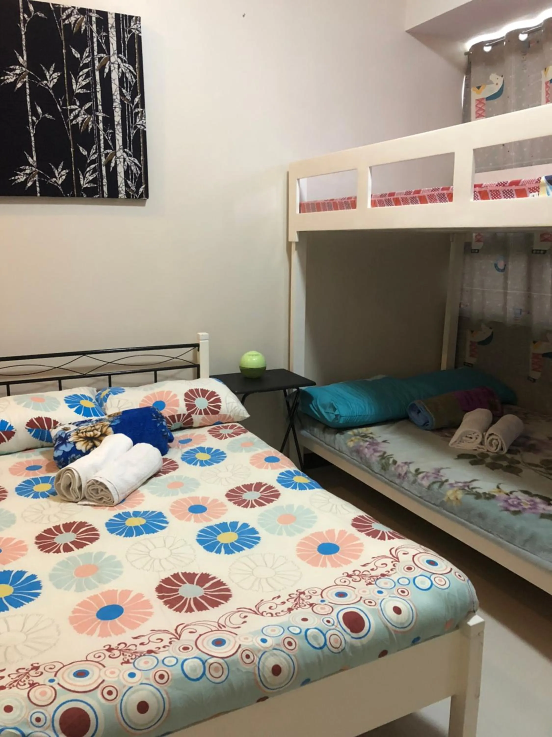 Bed in 101 Newport Boulevard-Favila Condotel Unit near Airport