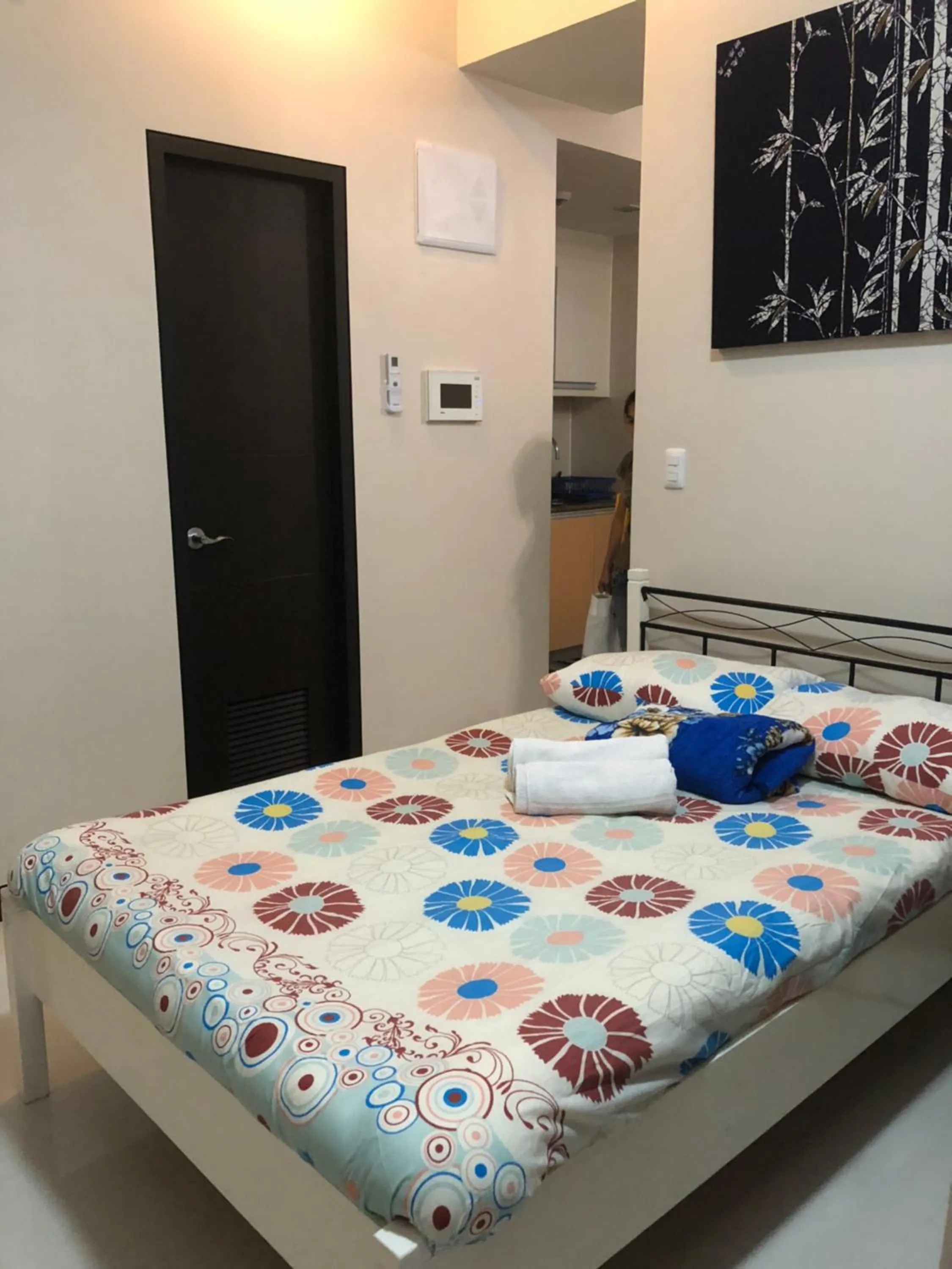 Bed in 101 Newport Boulevard-Favila Condotel Unit near Airport