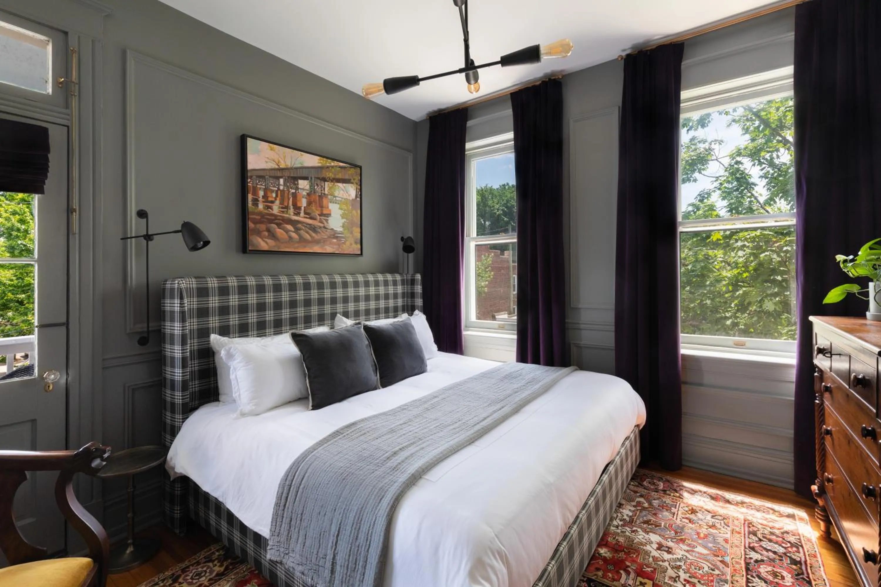 Photo of the whole room, Bed in The Boulevard Inn