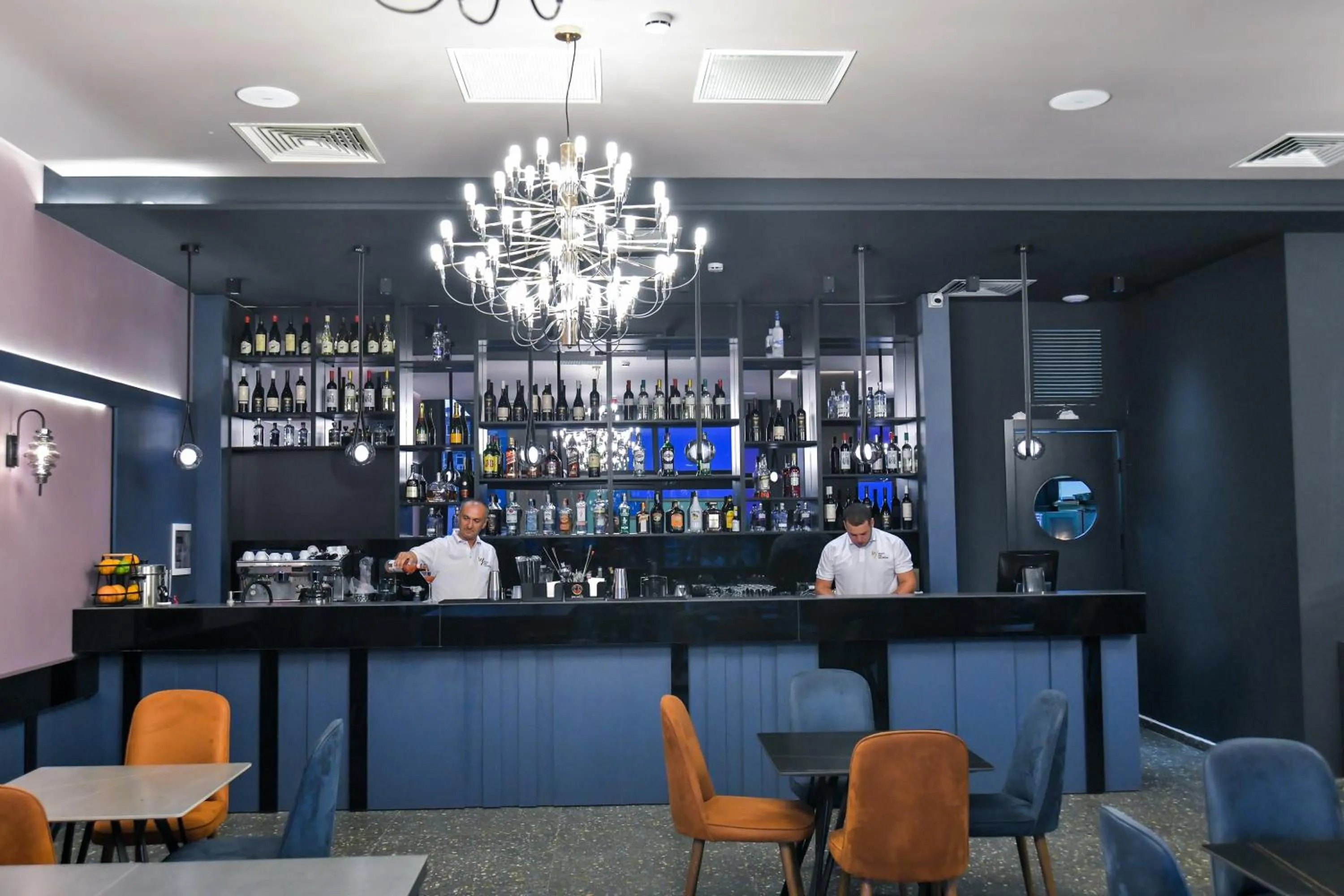 Lounge or bar in West Inn Georgia