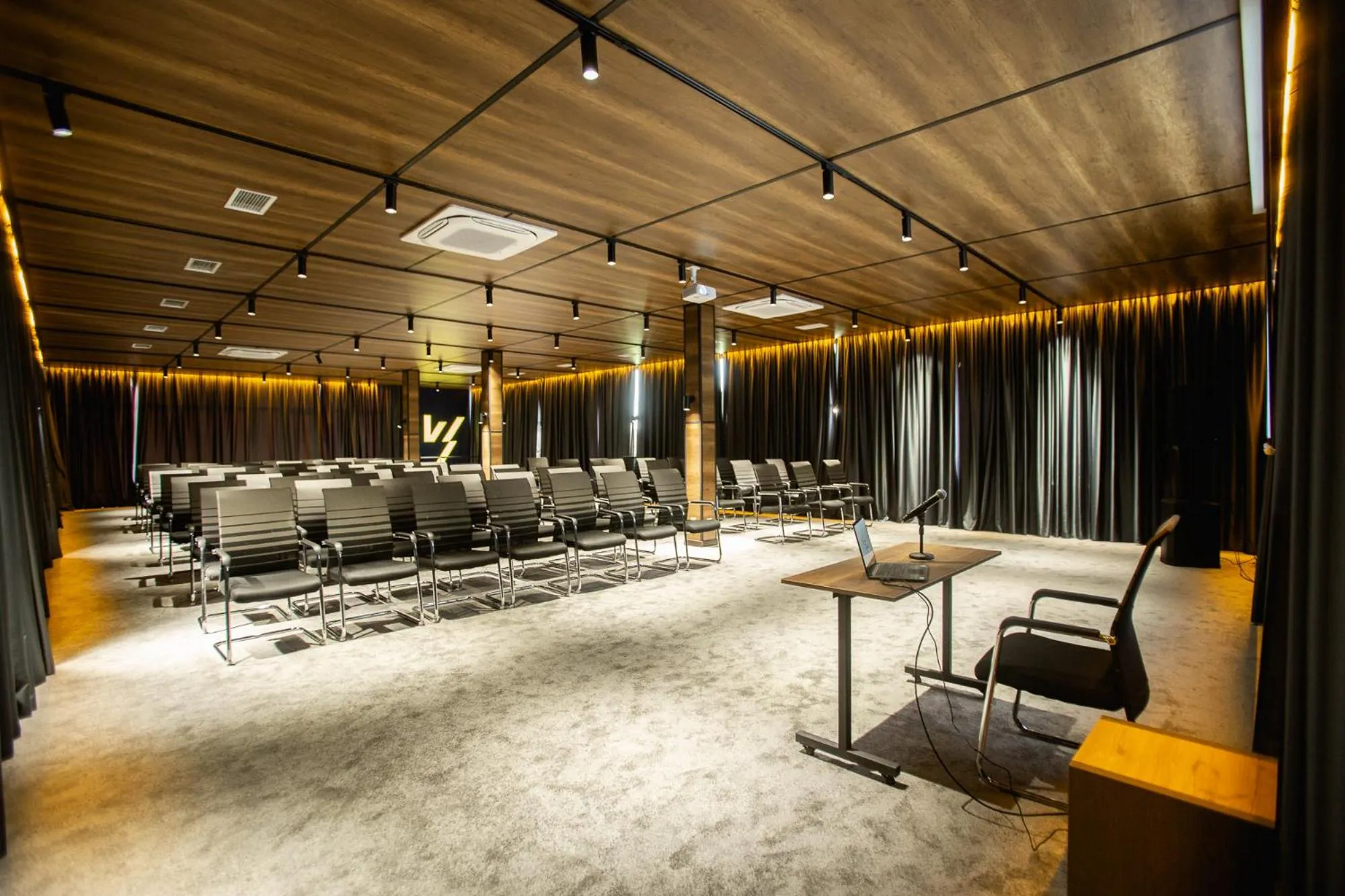 Meeting/conference room in West Inn Georgia