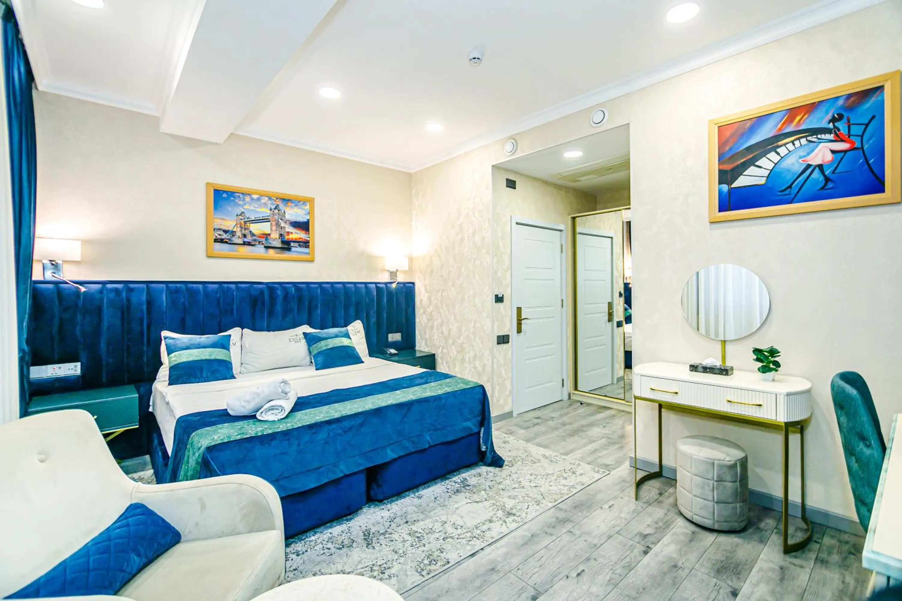 Photo of the whole room, Bed in Essam Deluxe Hotel