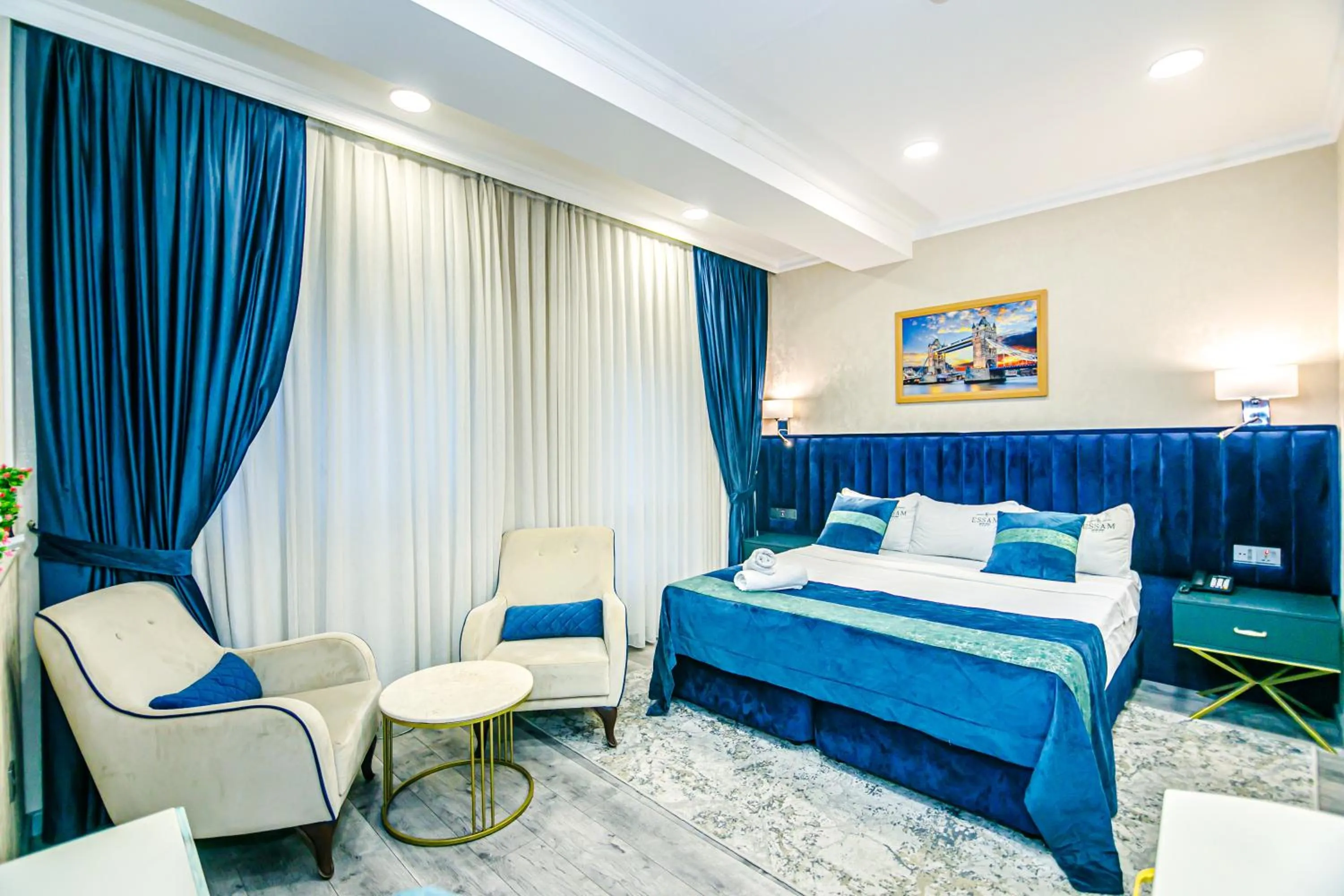 Photo of the whole room, Bed in Essam Deluxe Hotel