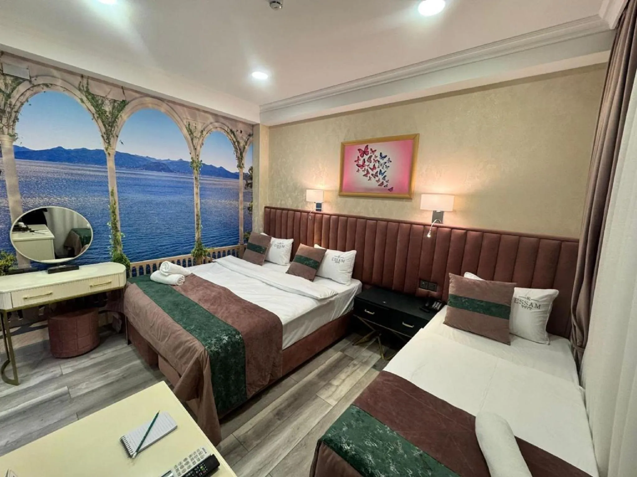 Photo of the whole room, Bed in Essam Deluxe Hotel