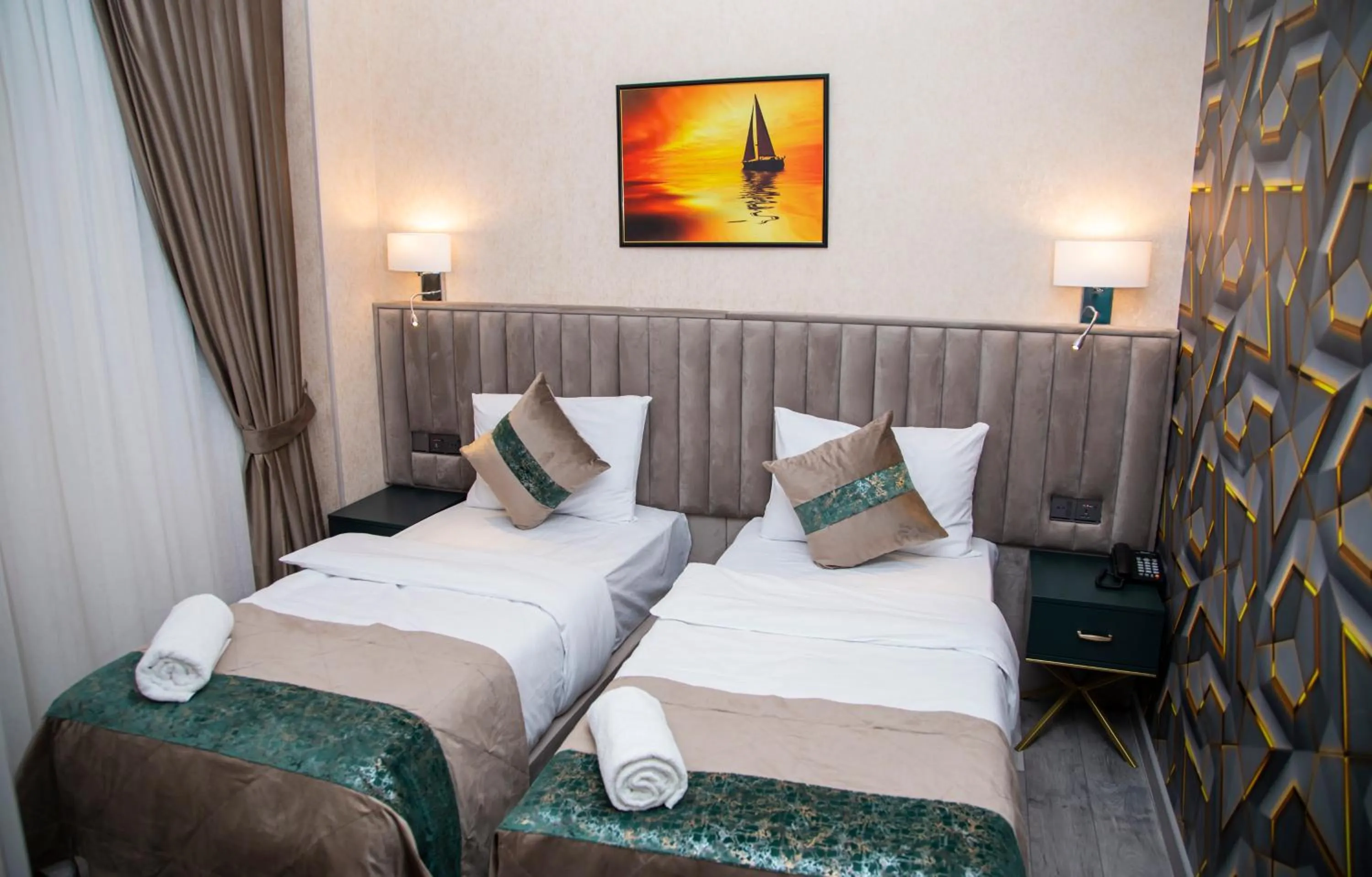 Twin Room with City View in Essam Deluxe Hotel