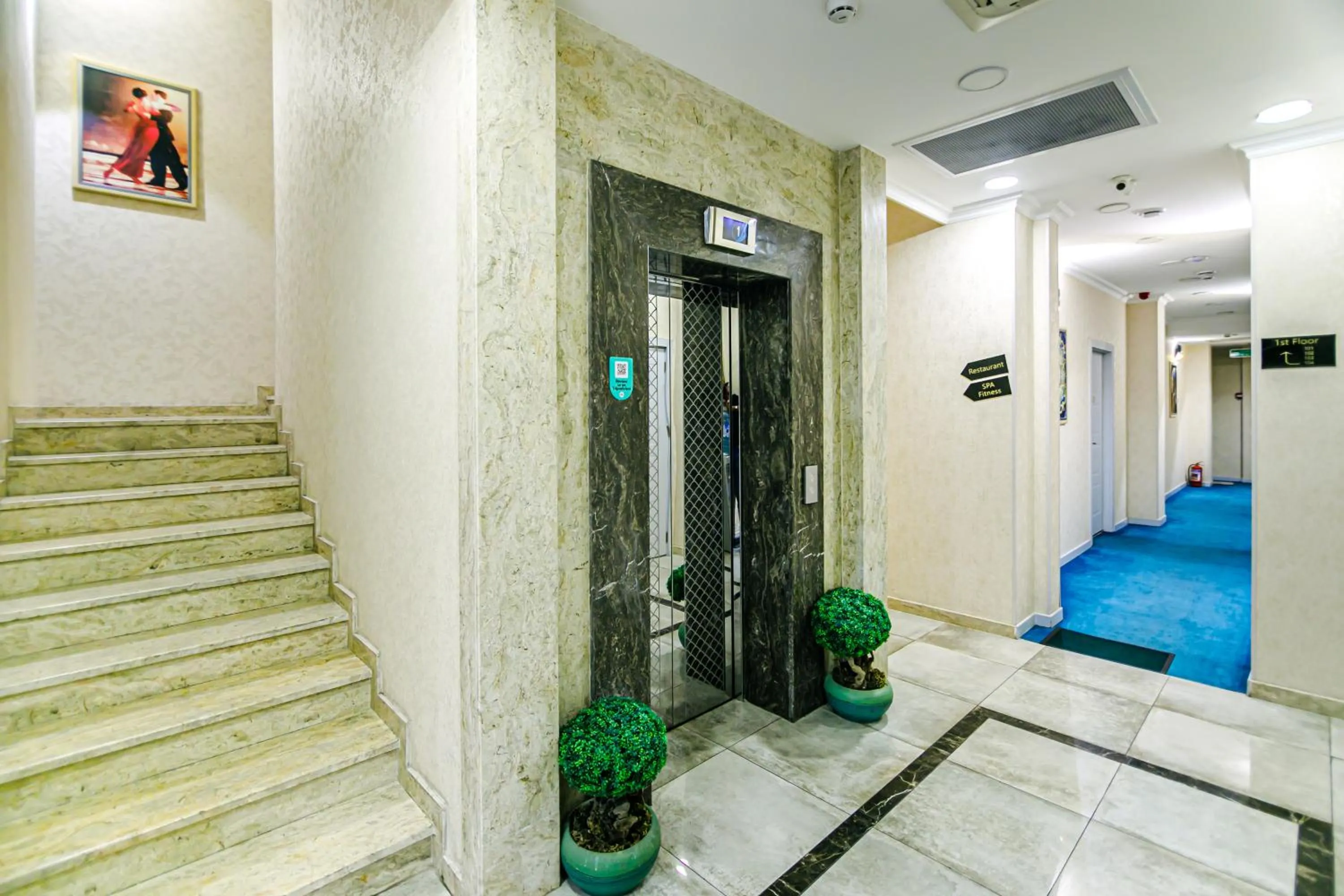 elevator in Essam Deluxe Hotel