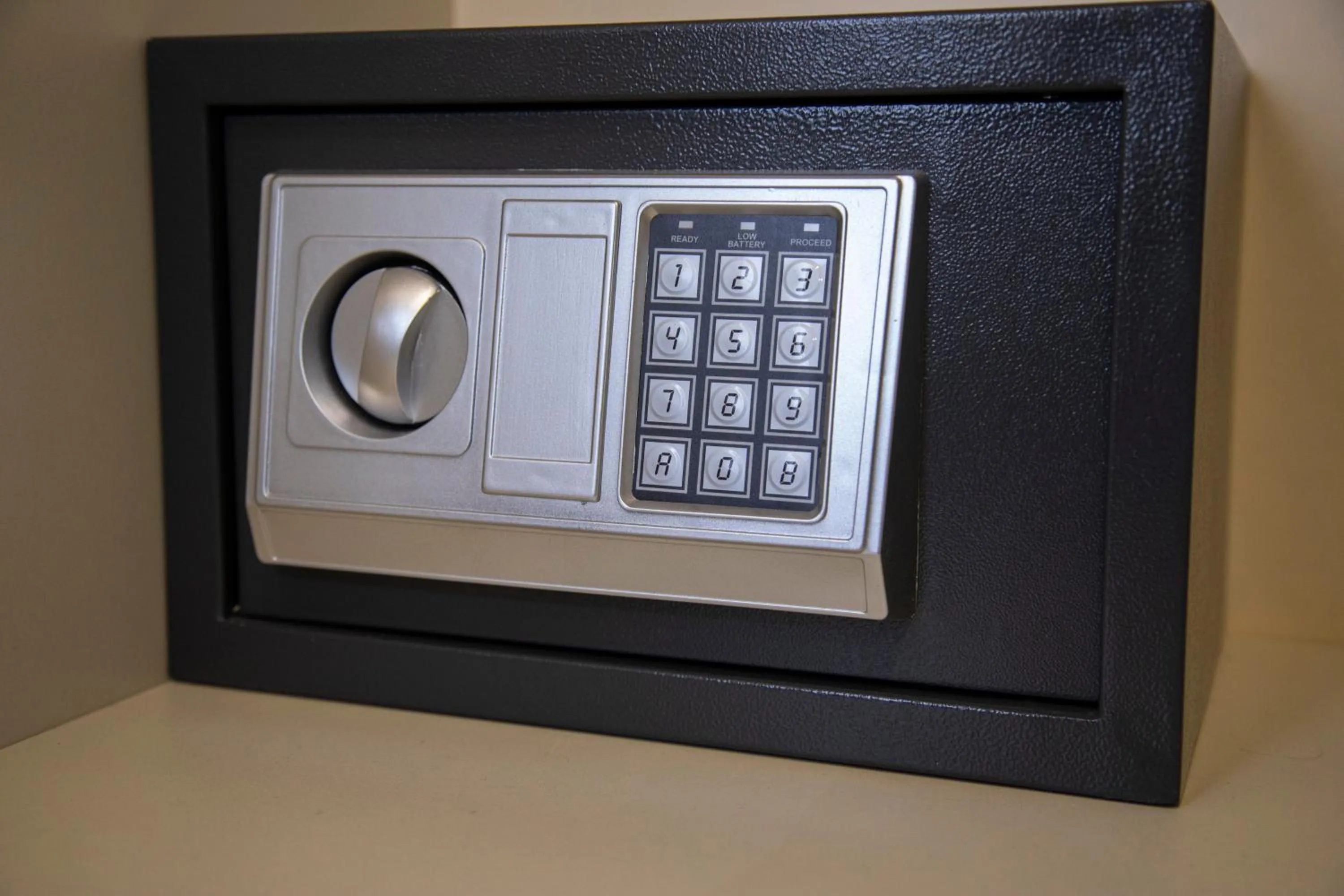 safe in Essam Deluxe Hotel