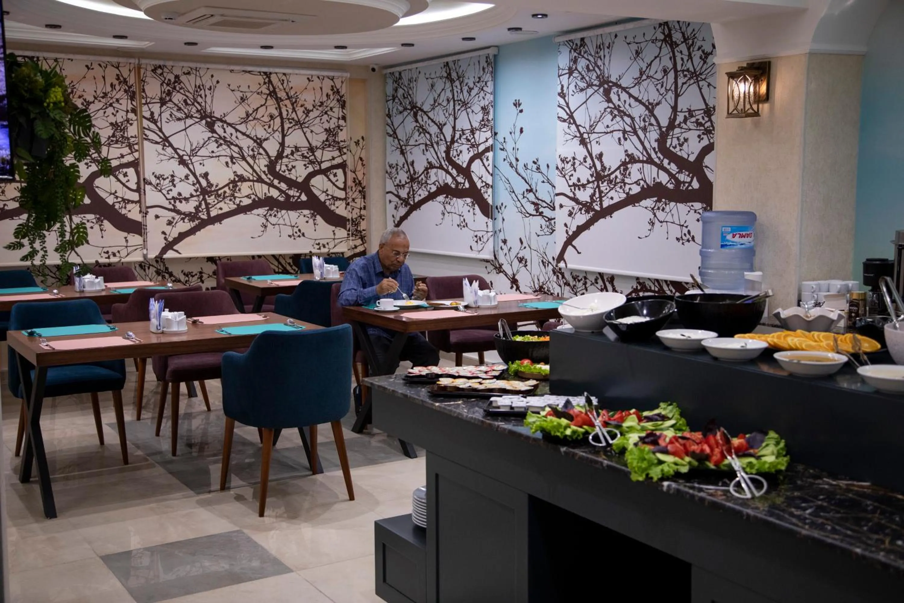 Restaurant/places to eat in Essam Deluxe Hotel