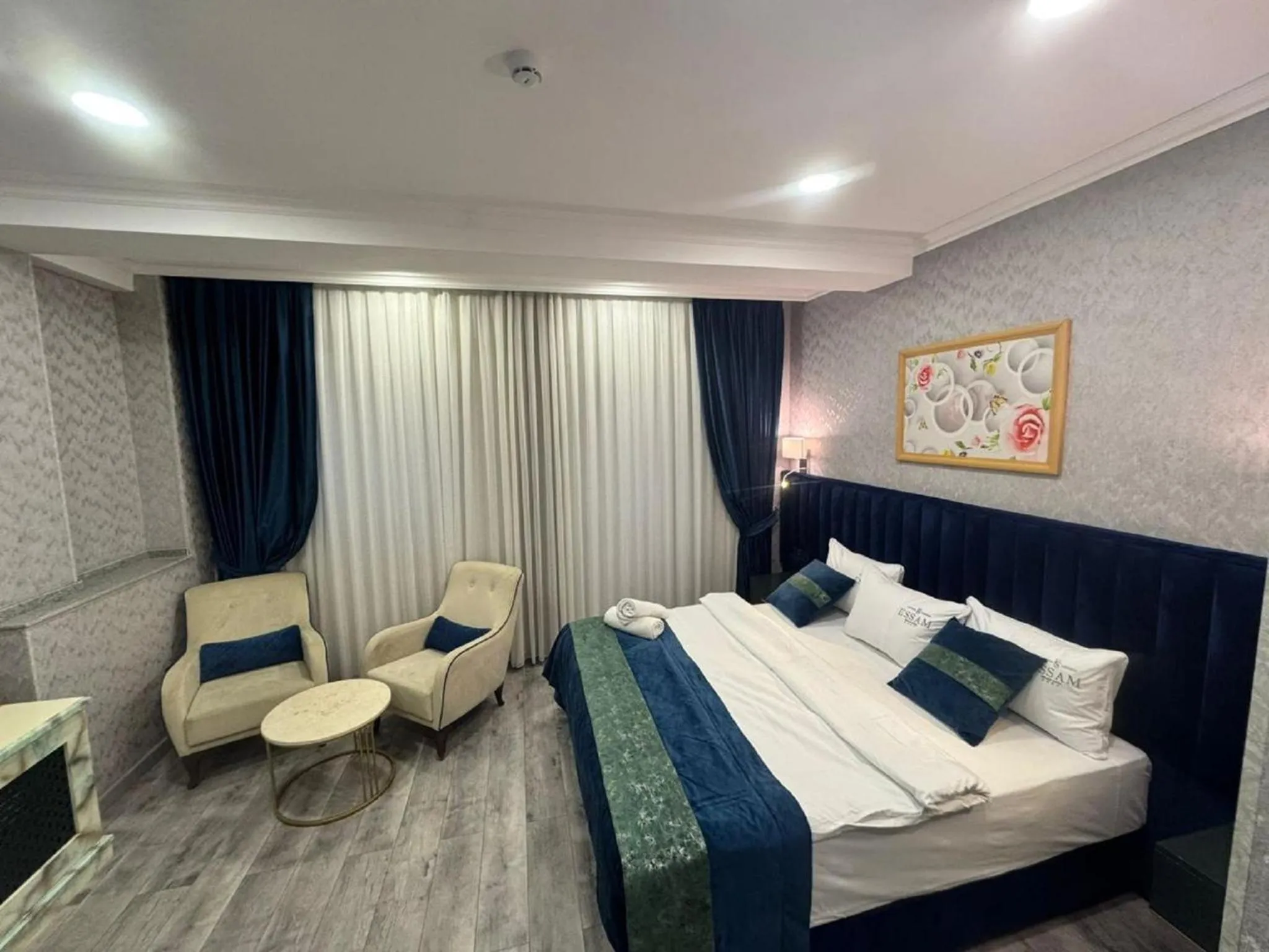 Photo of the whole room, Bed in Essam Deluxe Hotel