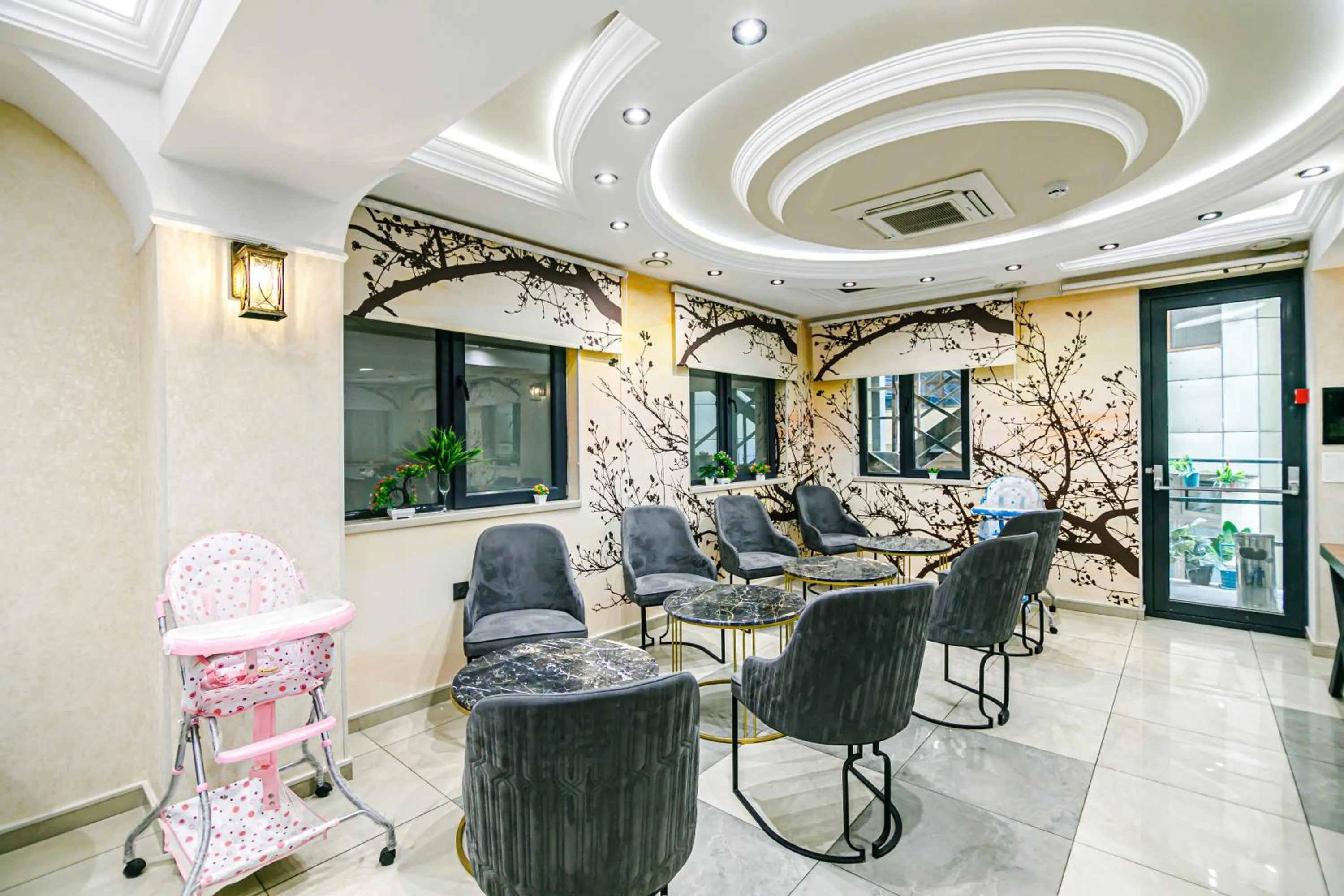 Lounge or bar in Essam Deluxe Hotel