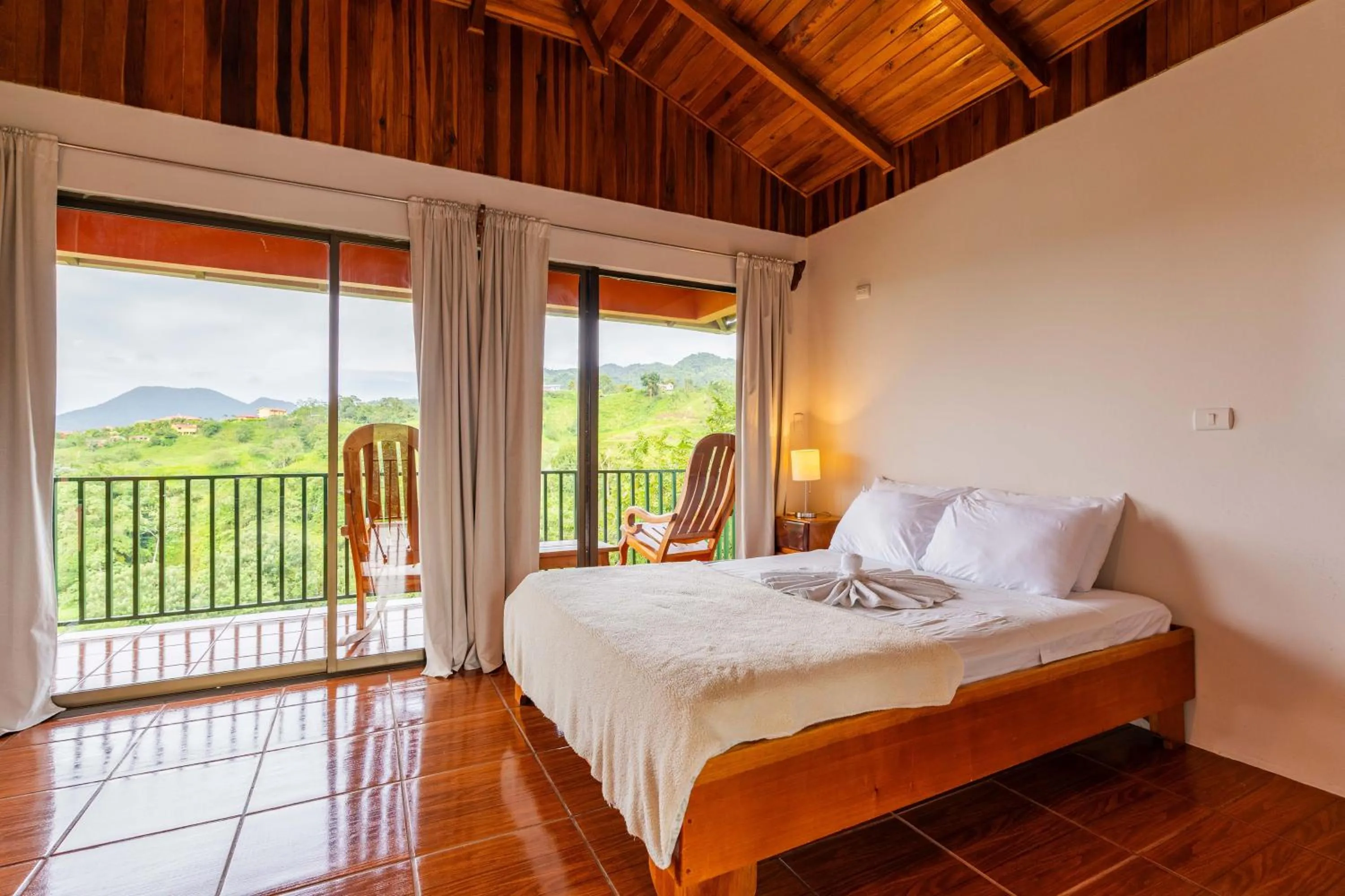 Balcony/Terrace, Bed in Chateau Arenal Hotel & Restaurante