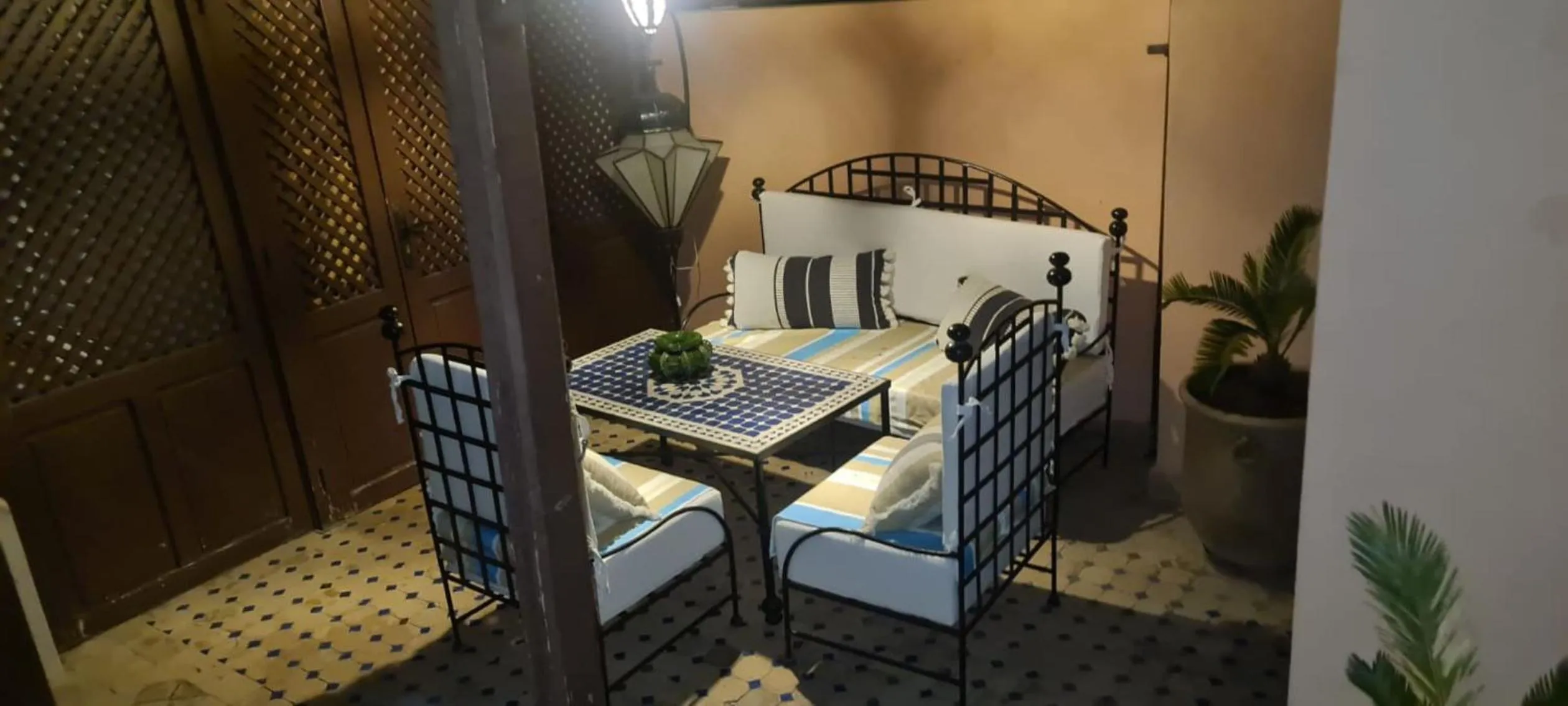 Balcony/Terrace, Bed in Riad Aubrac