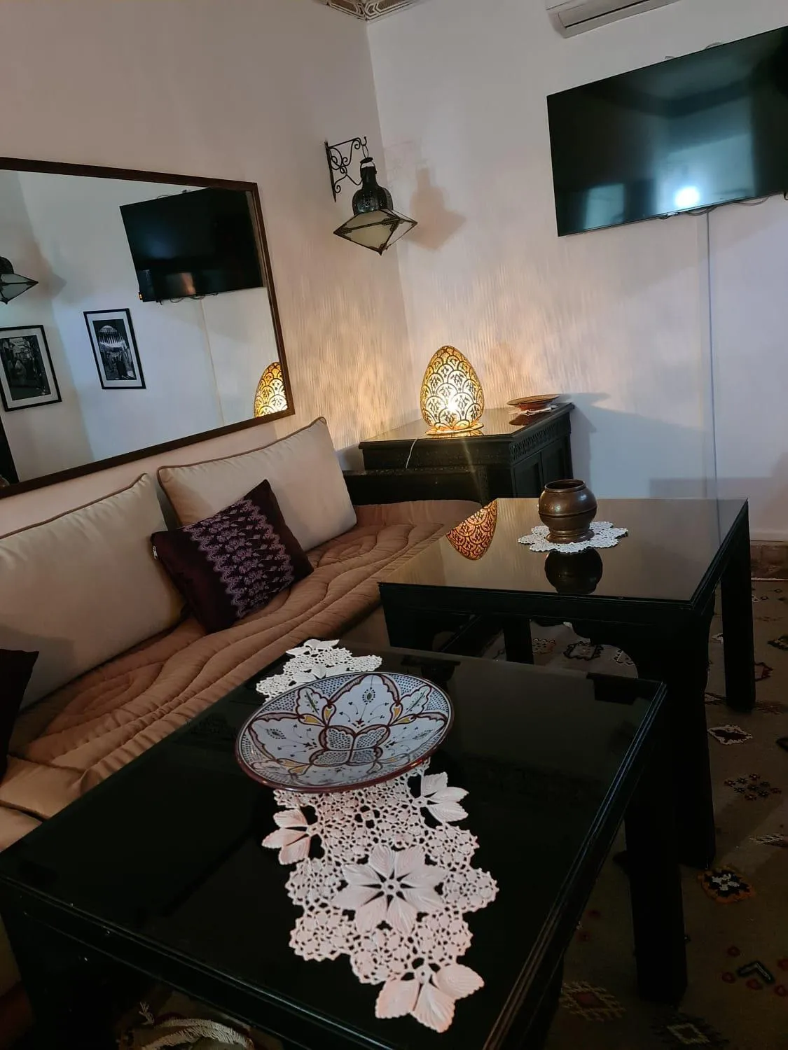 Communal lounge/ TV room in Riad Aubrac