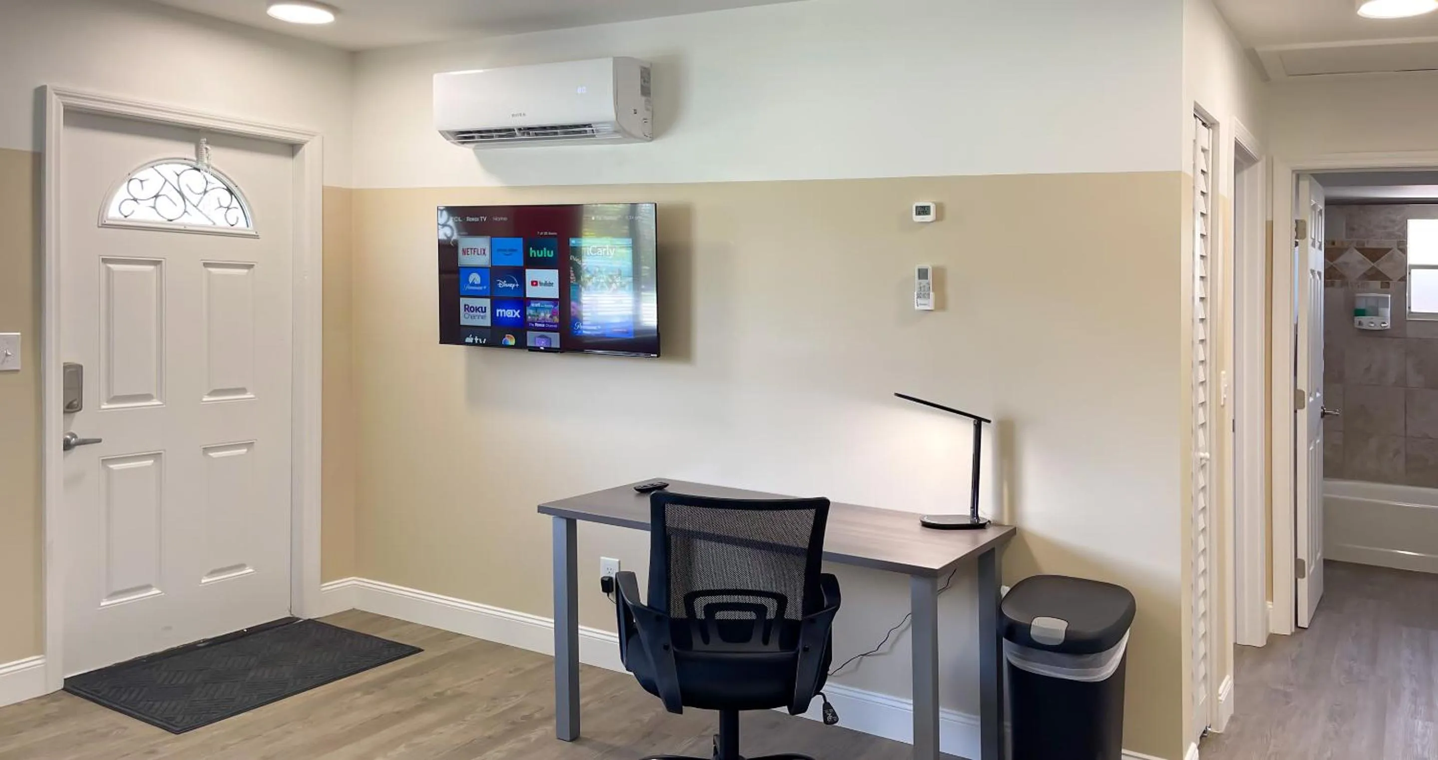 TV and multimedia in Lazy Cuckoo Inn - Sleek and Stylish Studio Apartments