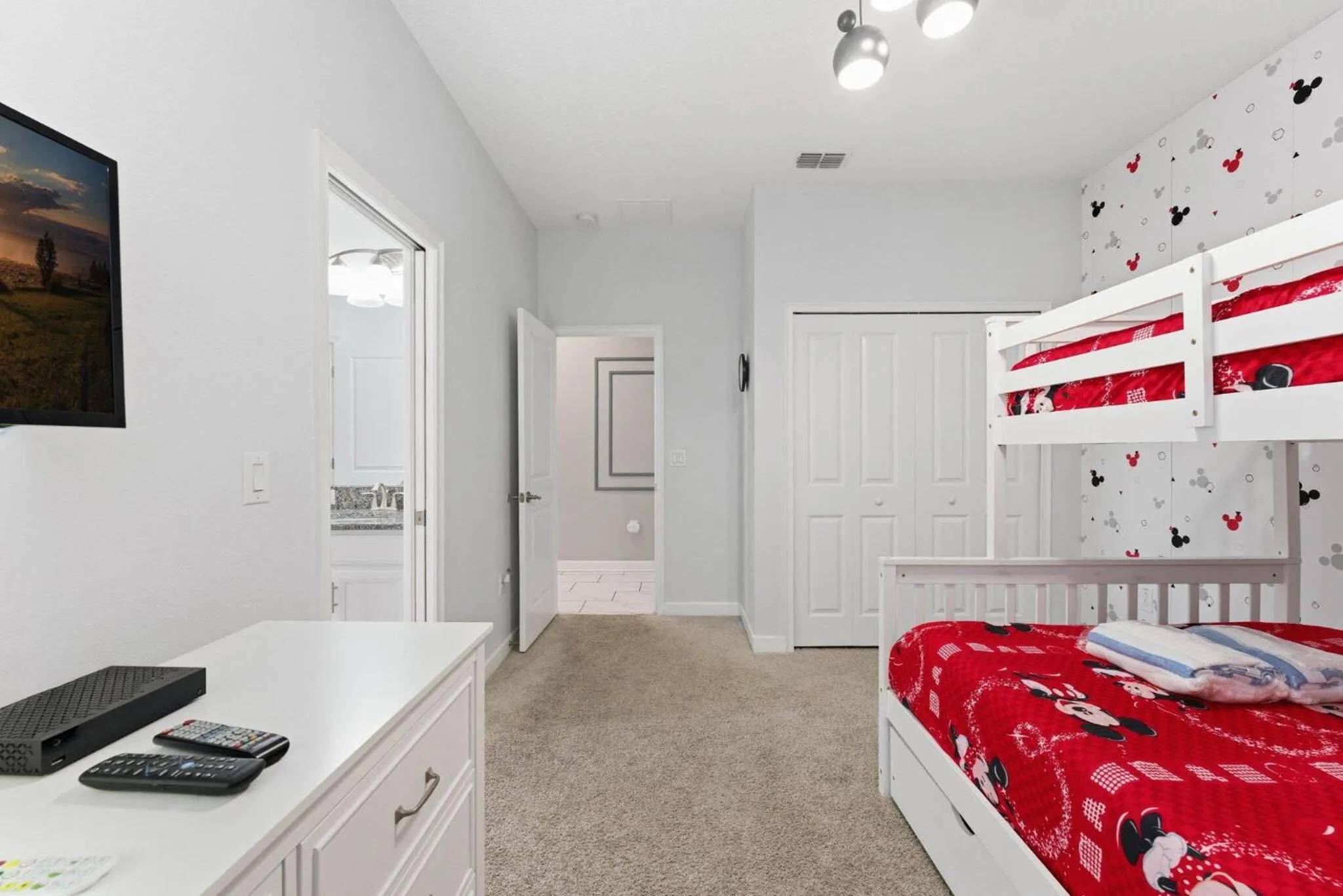 Other, Bed in Charming 4 bedroom house with Private Pool 1542