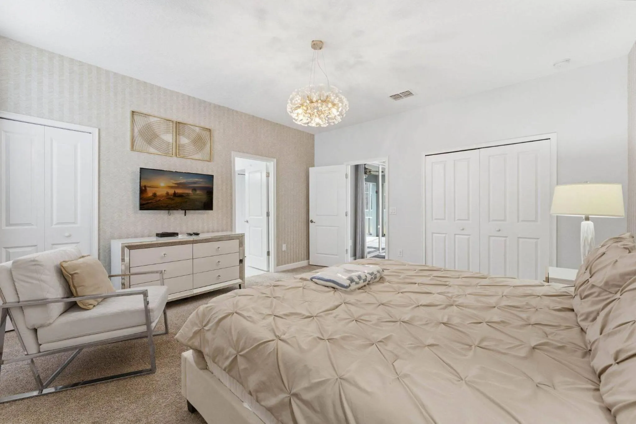 Other, Bed in Charming 4 bedroom house with Private Pool 1542