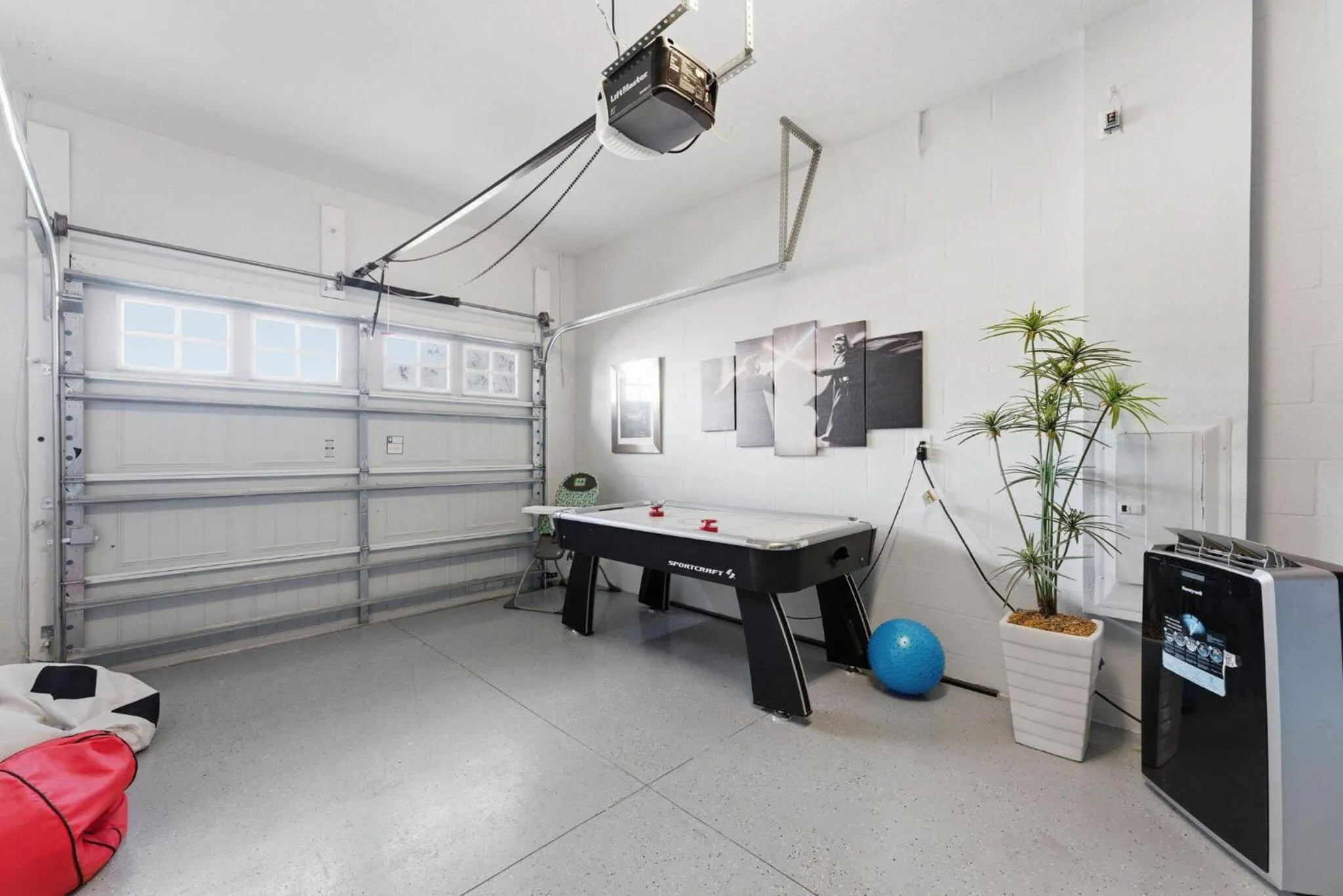 Other, Bed in Charming 4 bedroom house with Private Pool 1542
