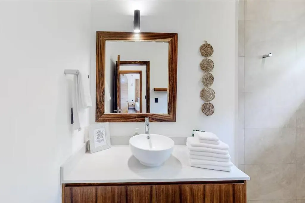 Bathroom in Spacious Condo, beautiful pool, Wi-Fi - Casa Kaanal 104