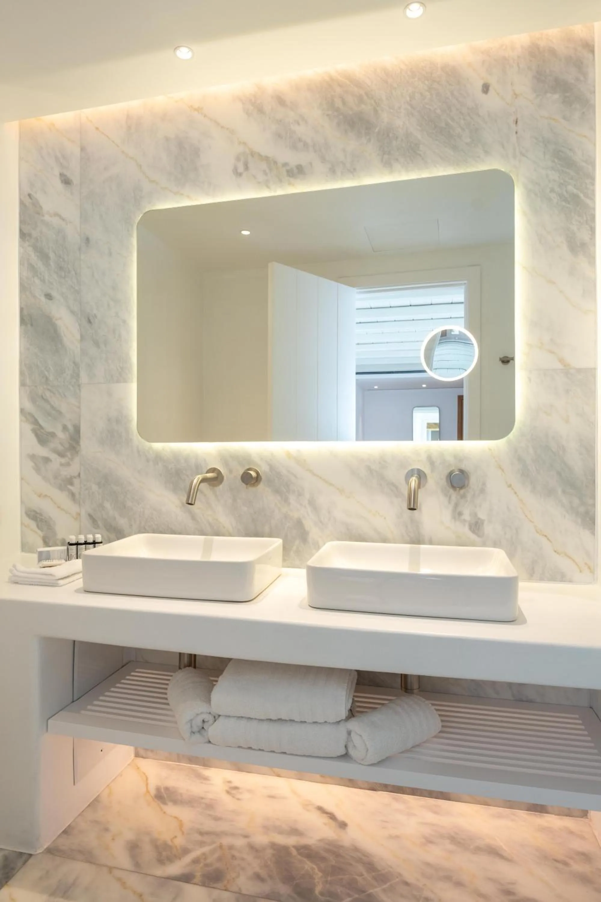 Bathroom in Nomia Sunset Suites Mykonos