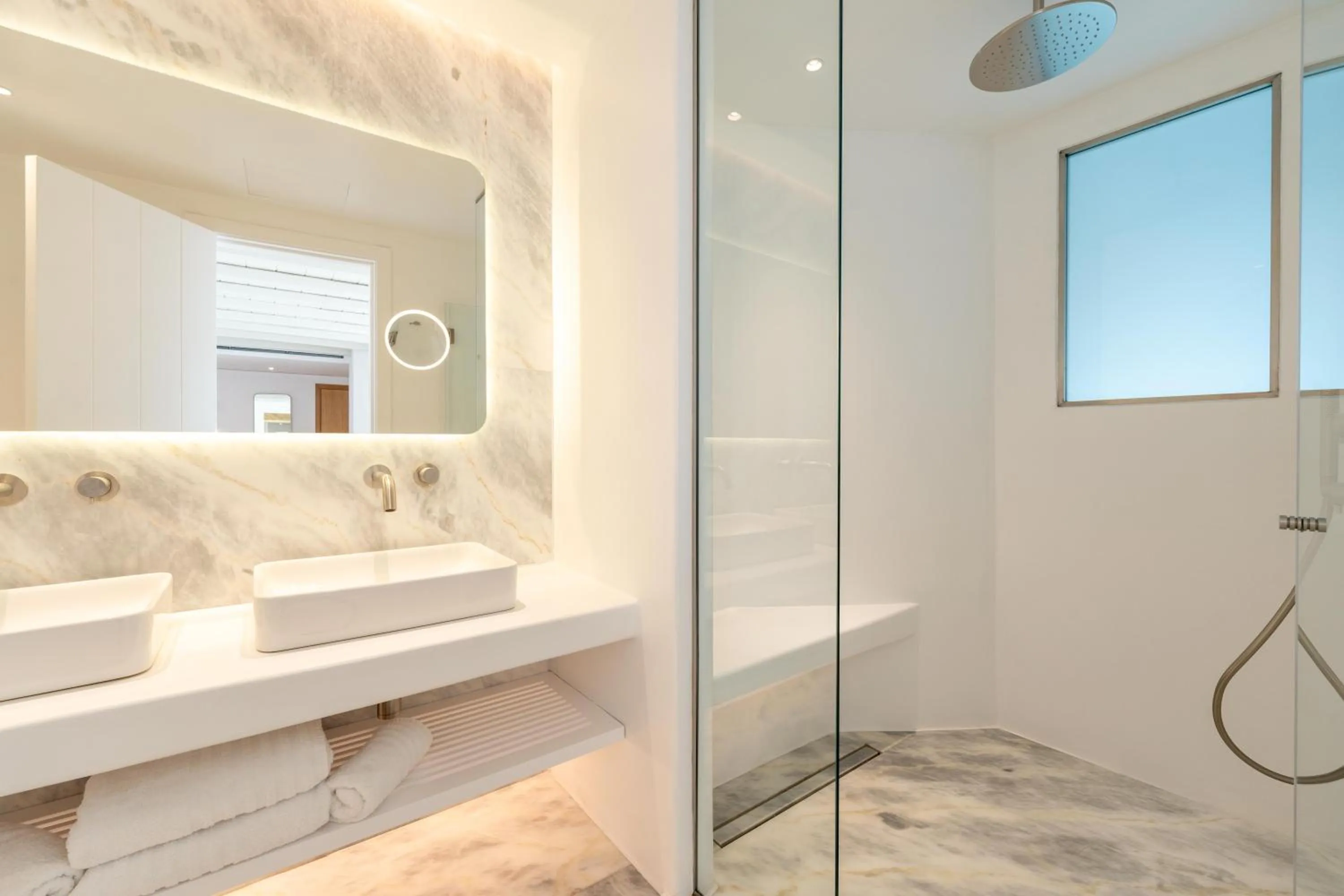 Bathroom in Nomia Sunset Suites Mykonos