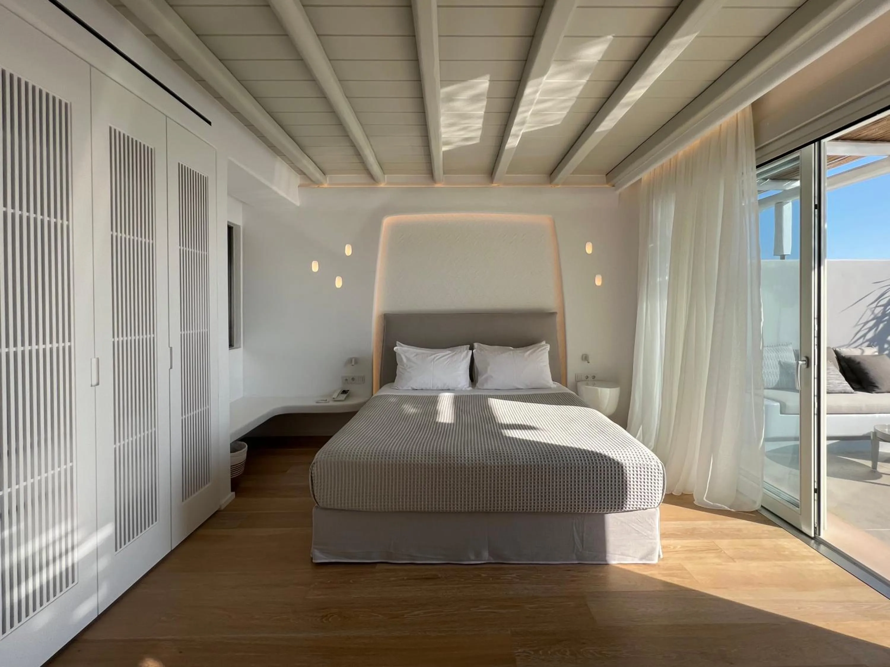 Bedroom, Bed in Nomia Sunset Suites Mykonos