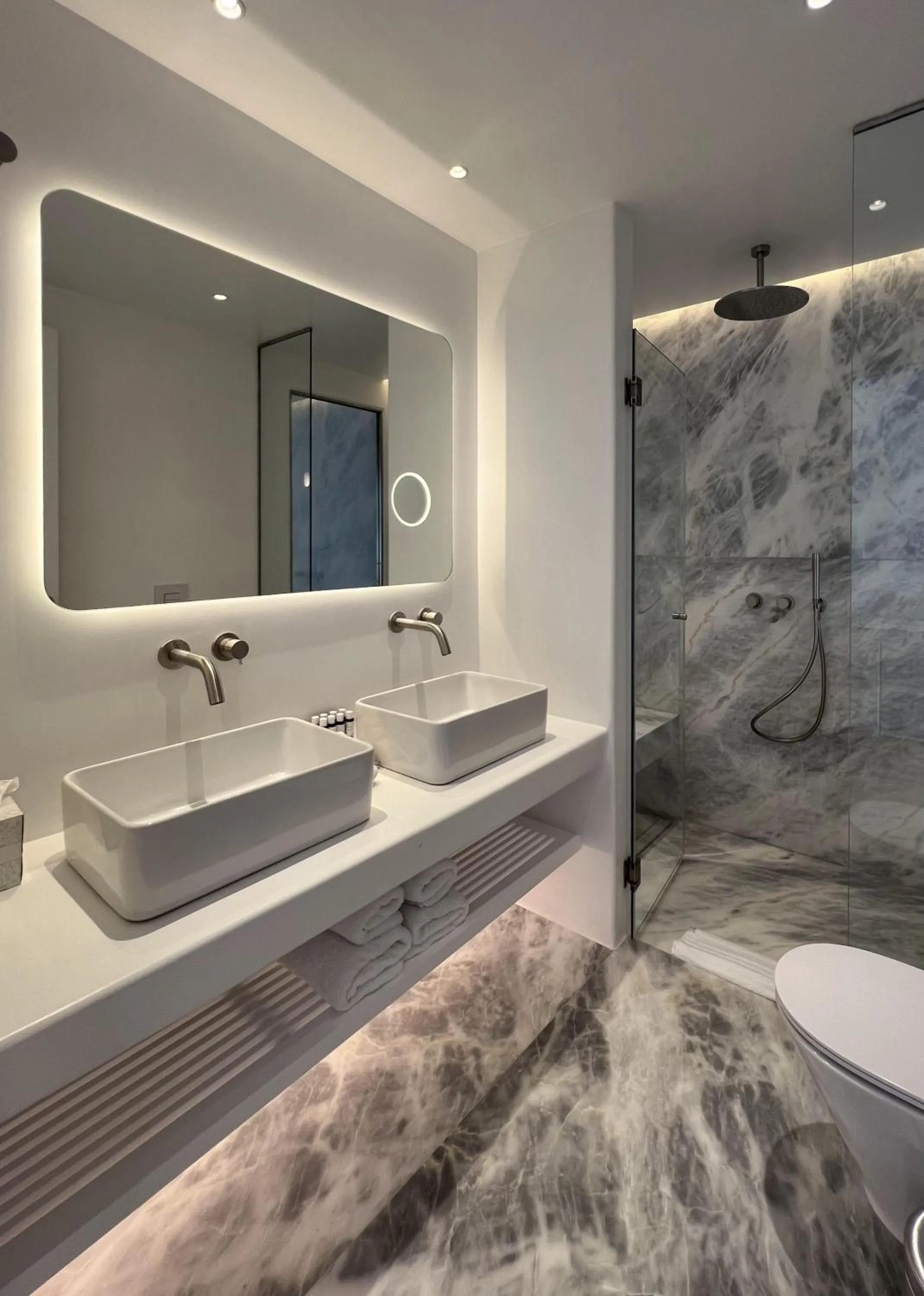 Shower in Nomia Sunset Suites Mykonos