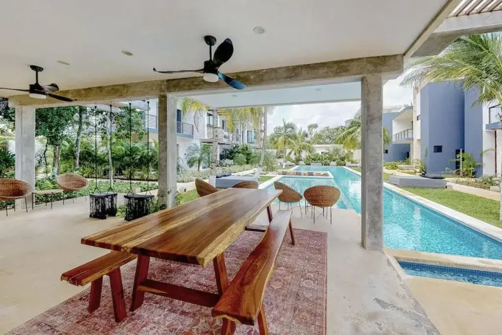 Contemporary poolside Condo, Wi-Fi - Paraiso Kaanal 101 Contemporary poolside Condo, Wi-Fi - Paraiso Kaanal 101