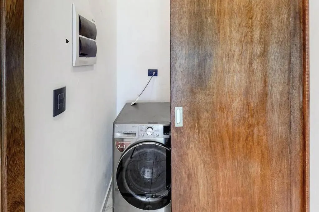 Contemporary poolside Condo, Wi-Fi - Paraiso Kaanal 101