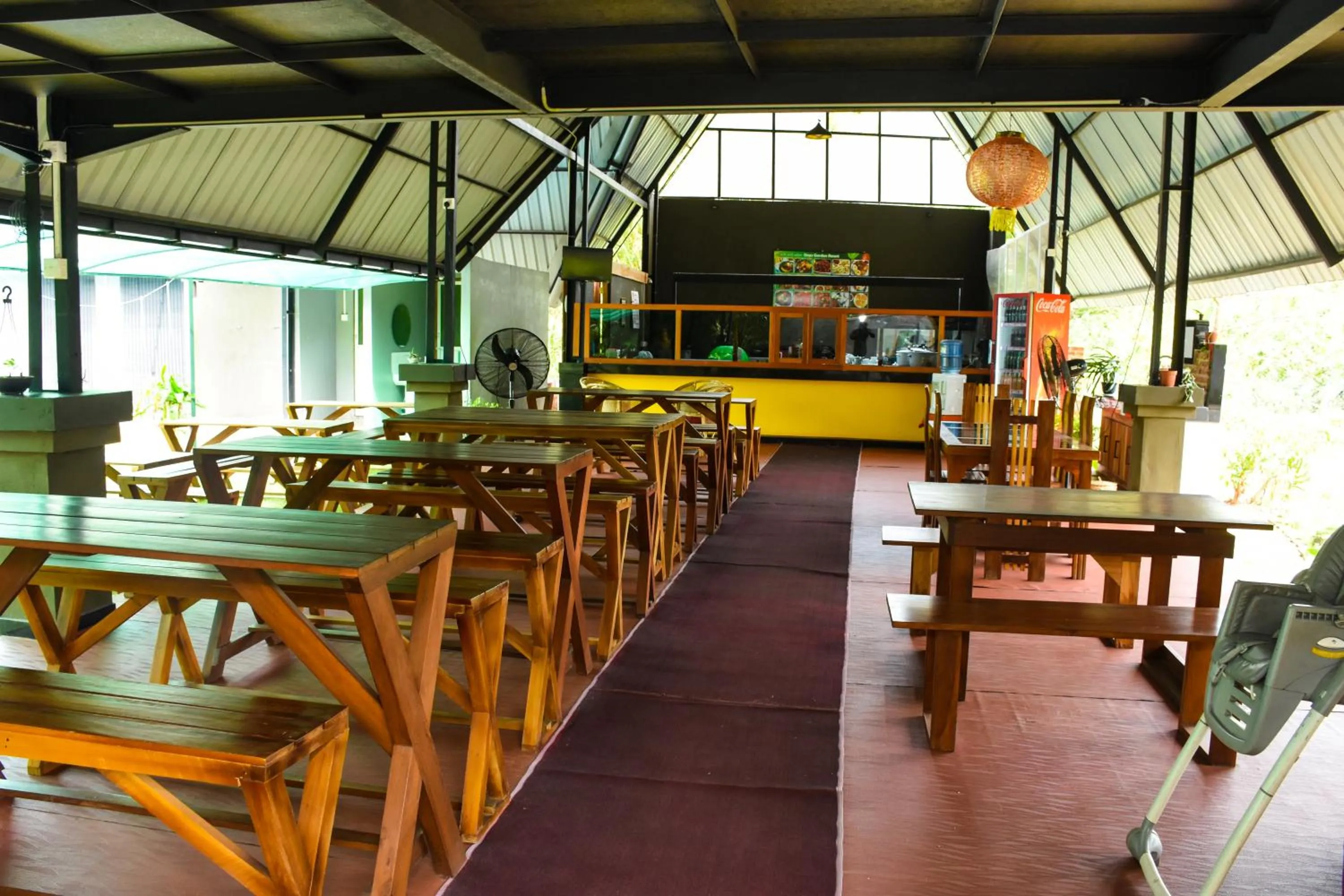 Restaurant/places to eat in Steps Garden Resort