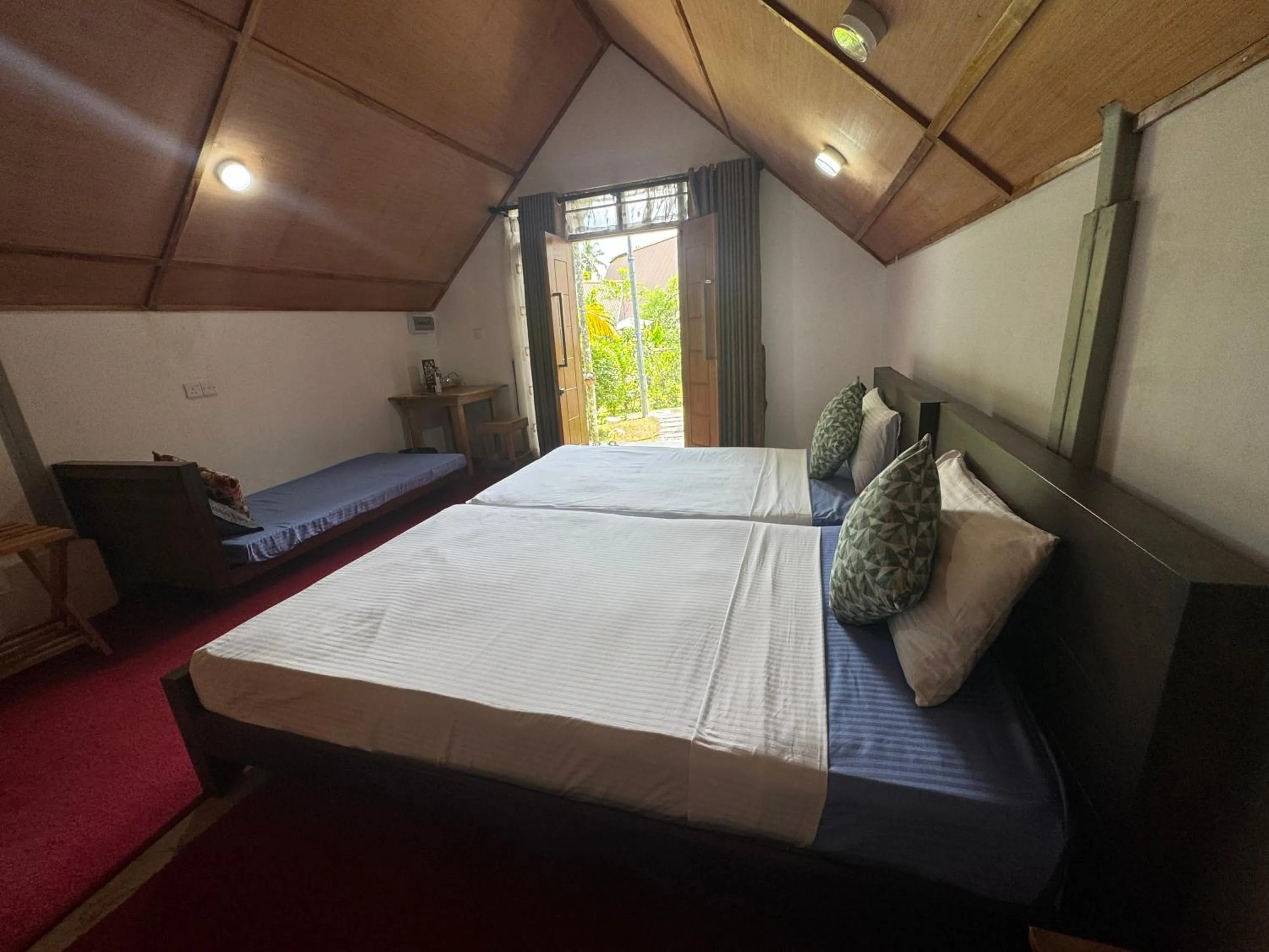 Photo of the whole room, Bed in Steps Garden Resort