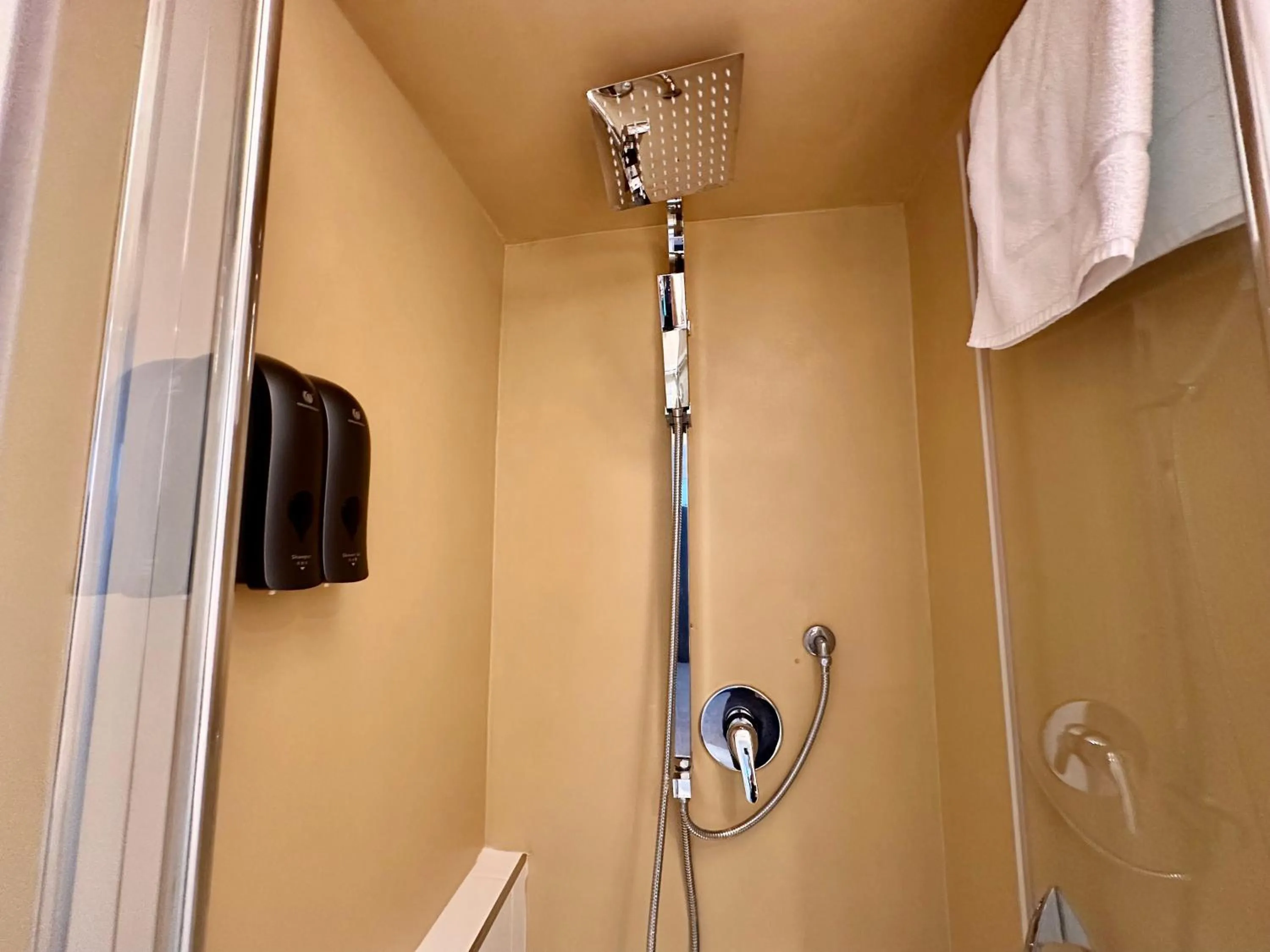 Shower in Mammina Home