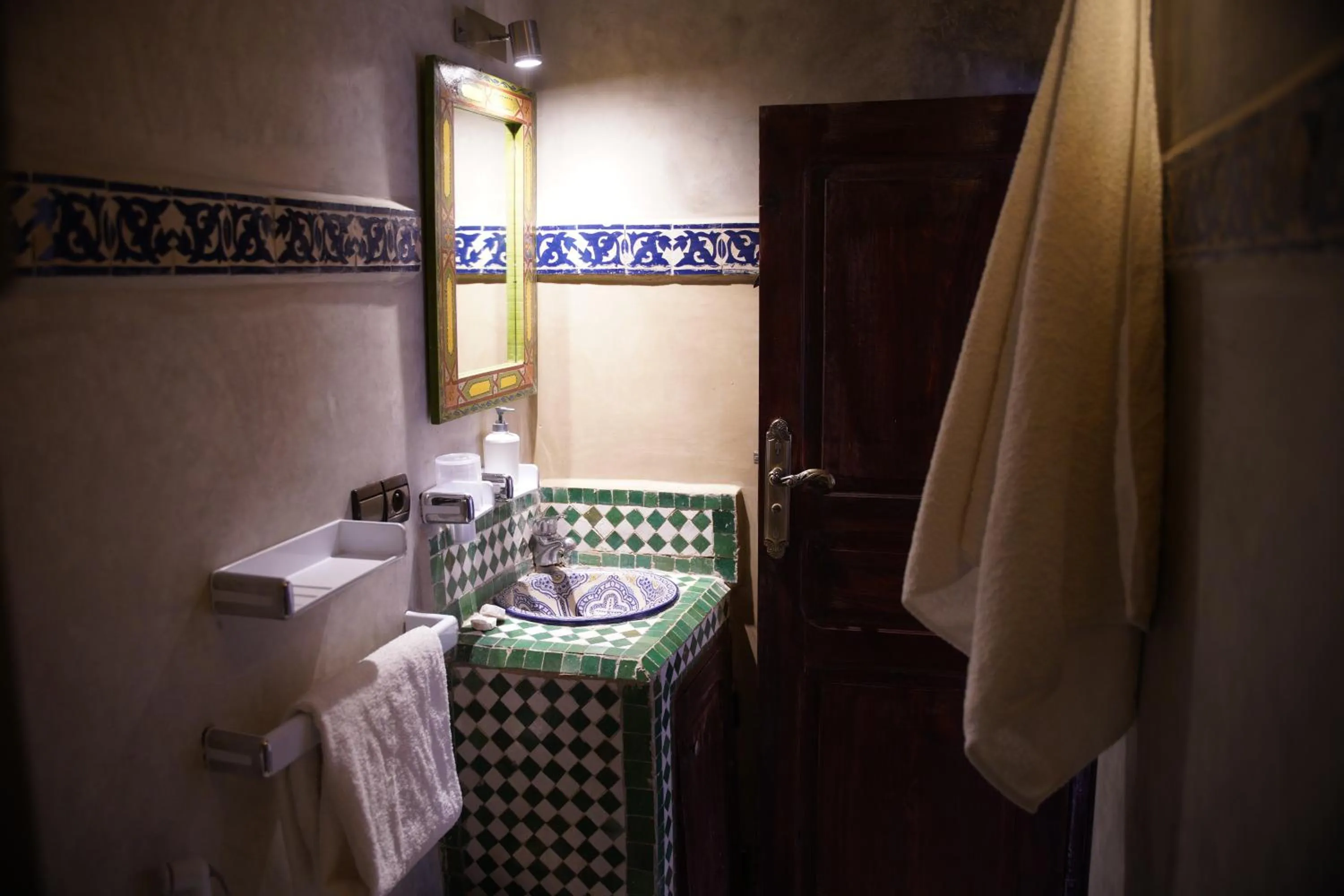 Riad Dar Chrifa - Luxury Escape