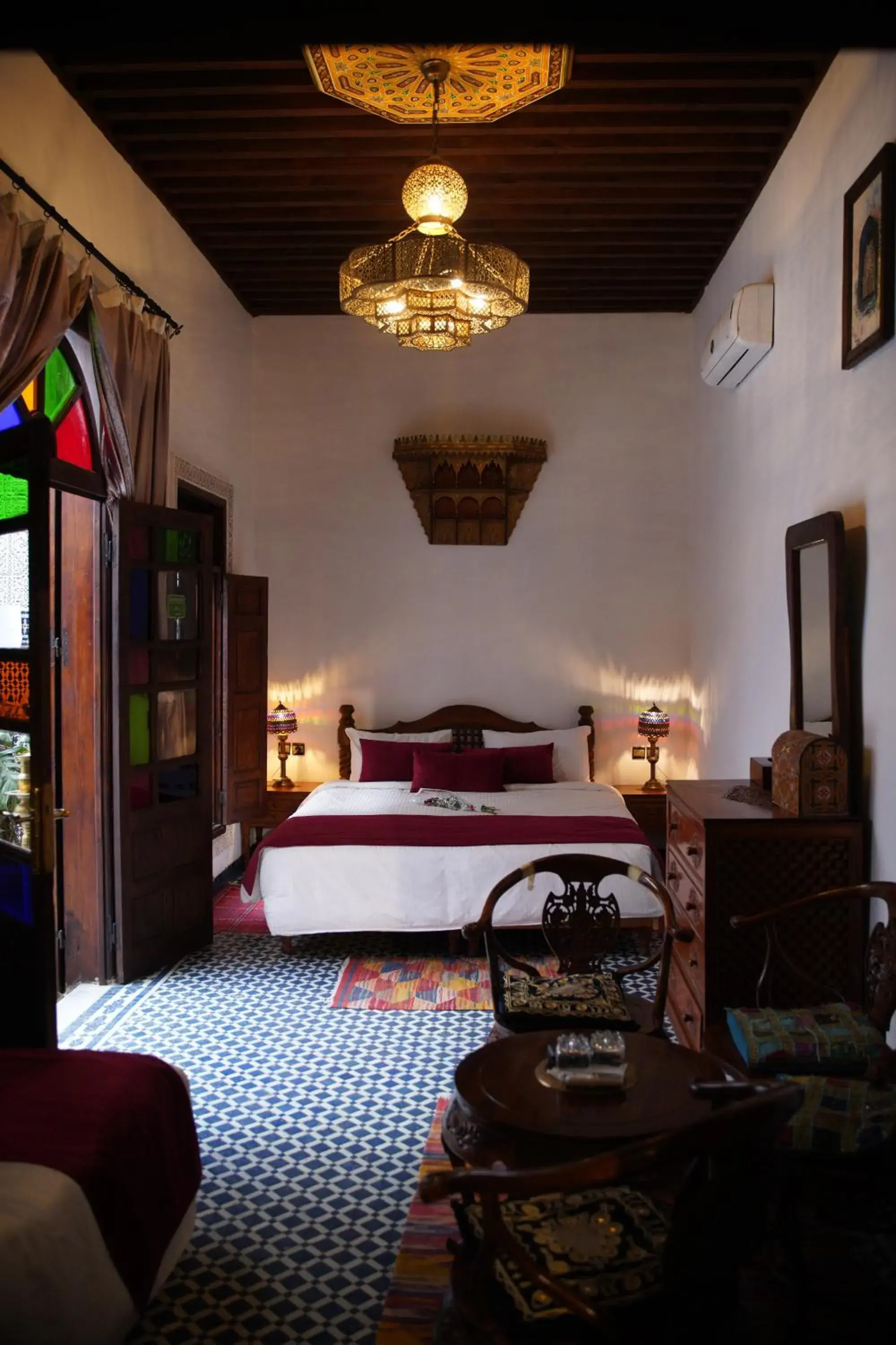 Mogador Triple Room in Riad Dar Chrifa - Luxury Escape Mogador Triple Room in Riad Dar Chrifa - Luxury Escape