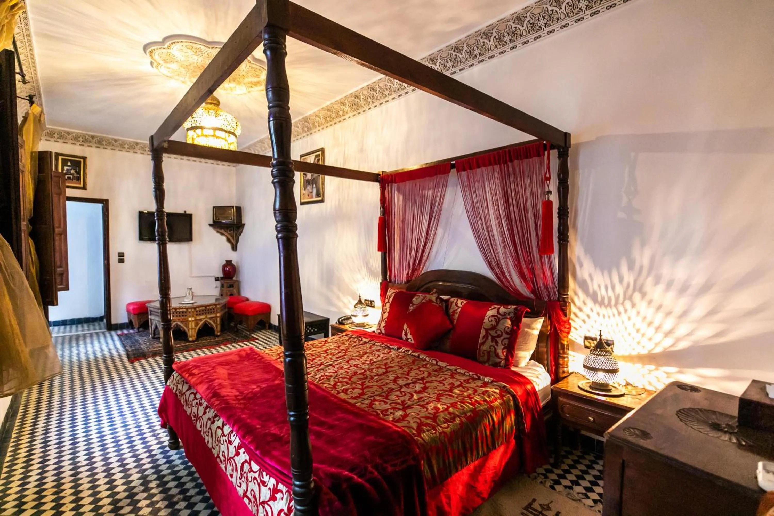 Ambre Suite in Riad Dar Chrifa - Luxury Escape