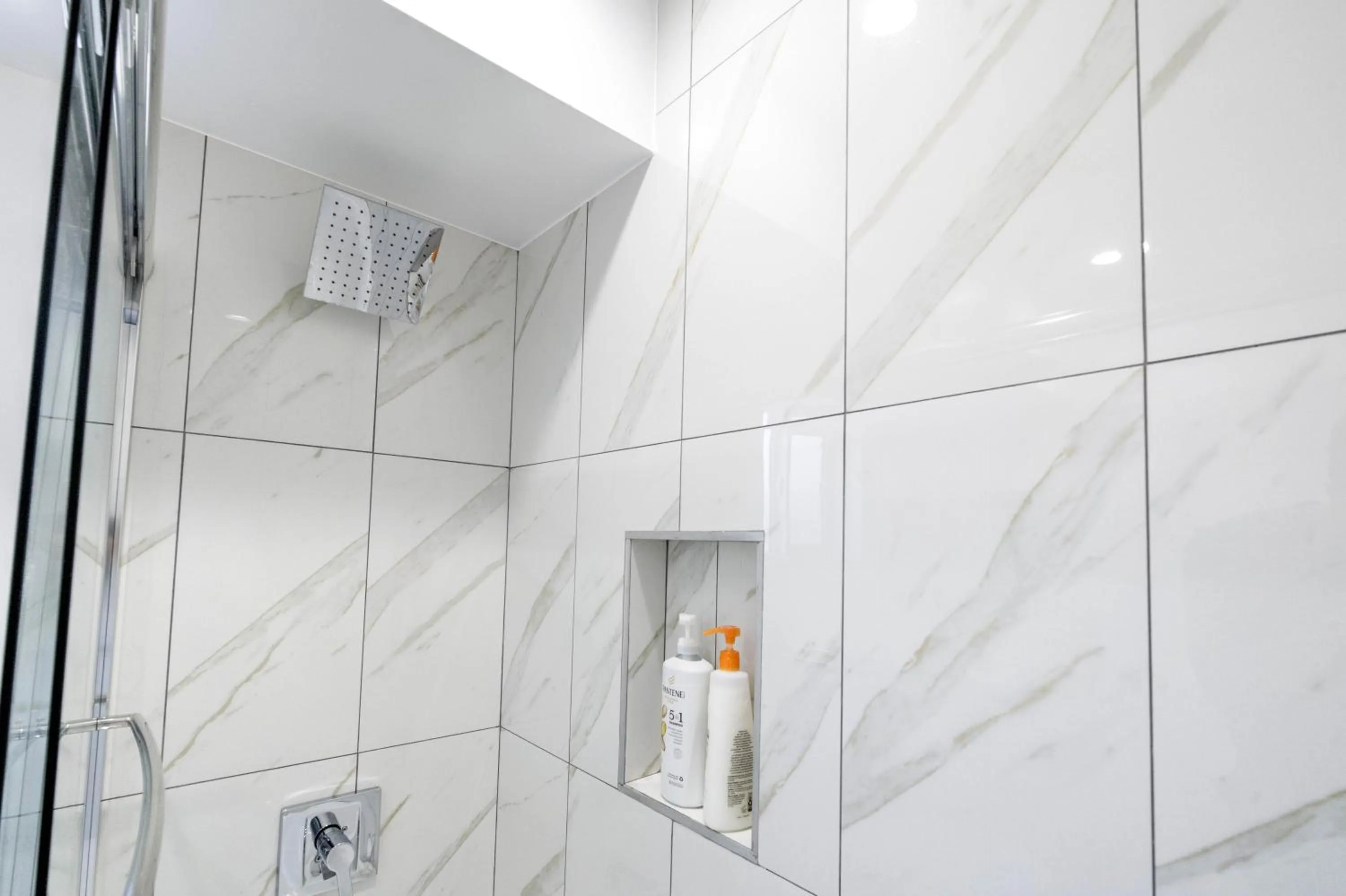 Shower in Modern Apartment in Studio City