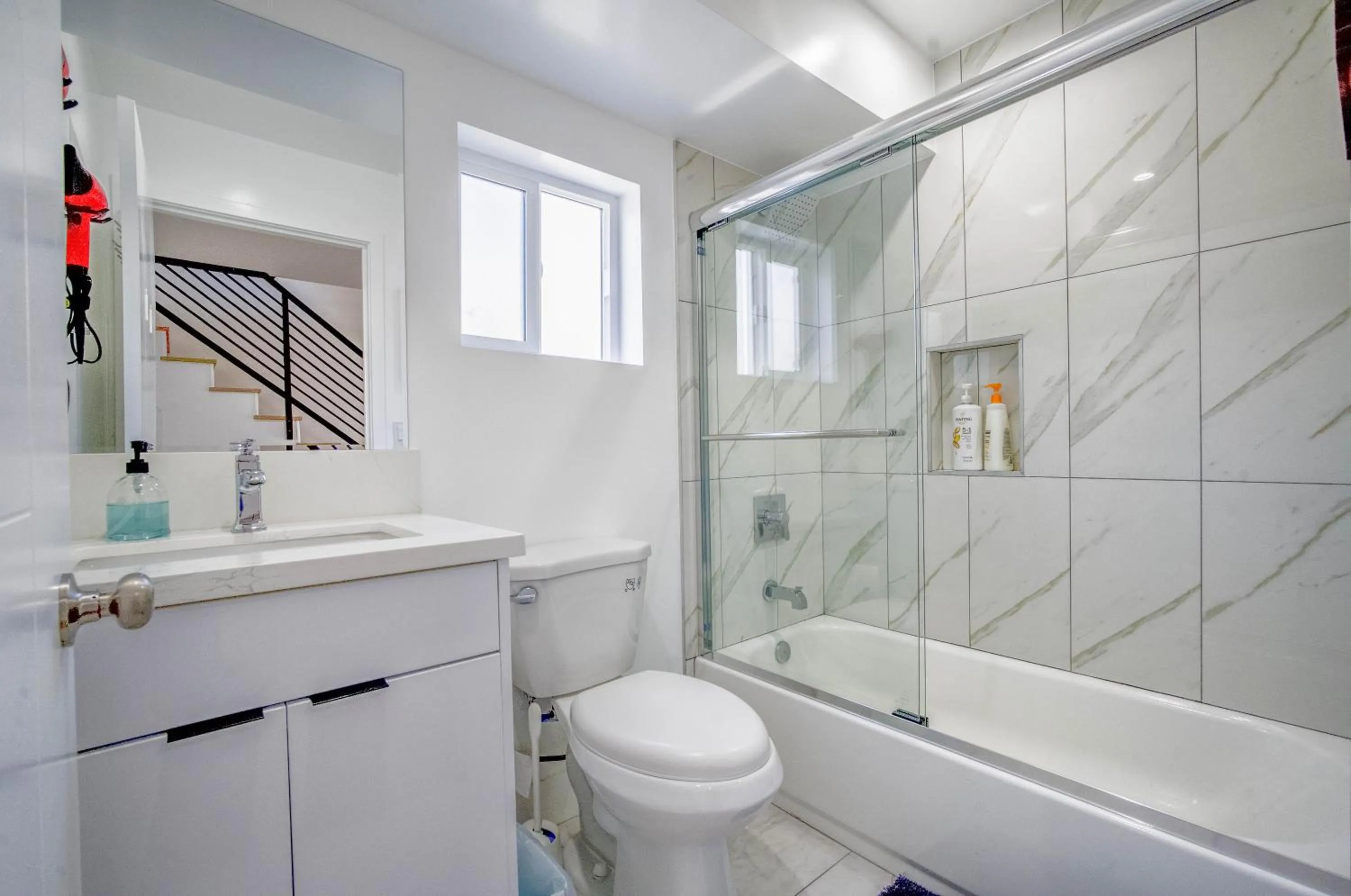 Shower in Modern Apartment in Studio City