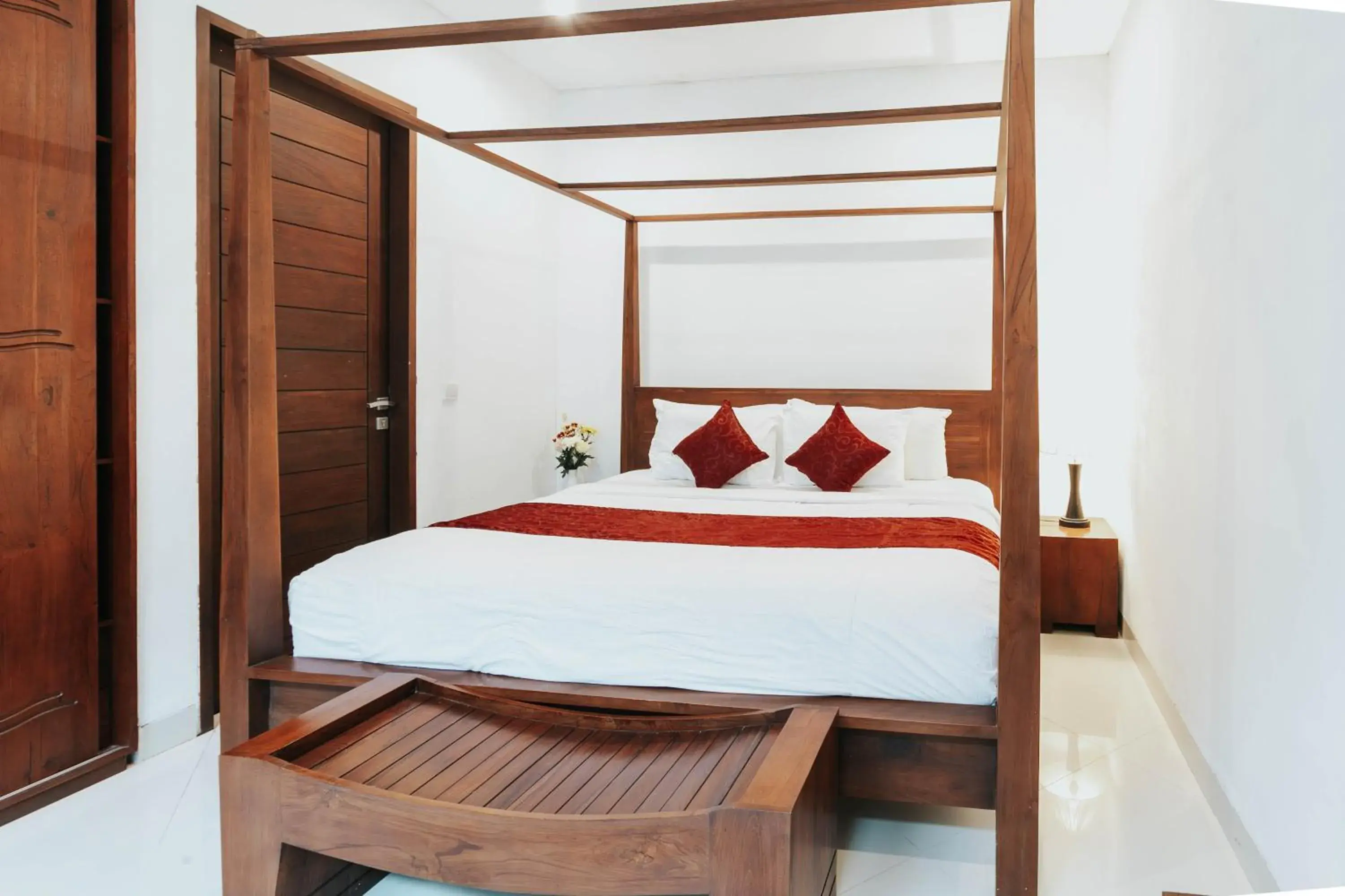 Suite Room with Pool View in Villa Sukanami Sanur by ecommerceloka Suite Room with Pool View in Villa Sukanami Sanur by ecommerceloka