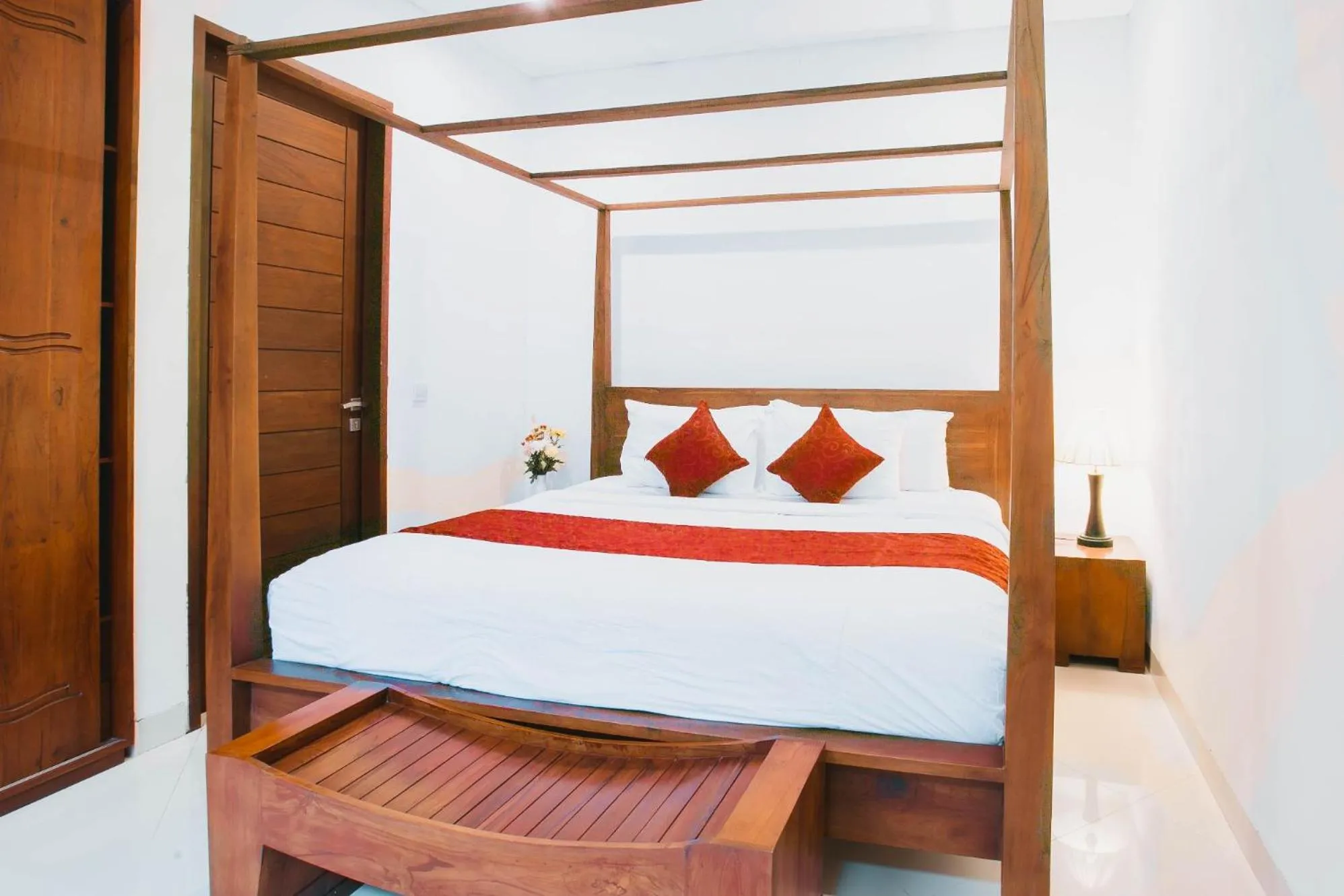 Bed in Villa Sukanami Sanur by ecommerceloka