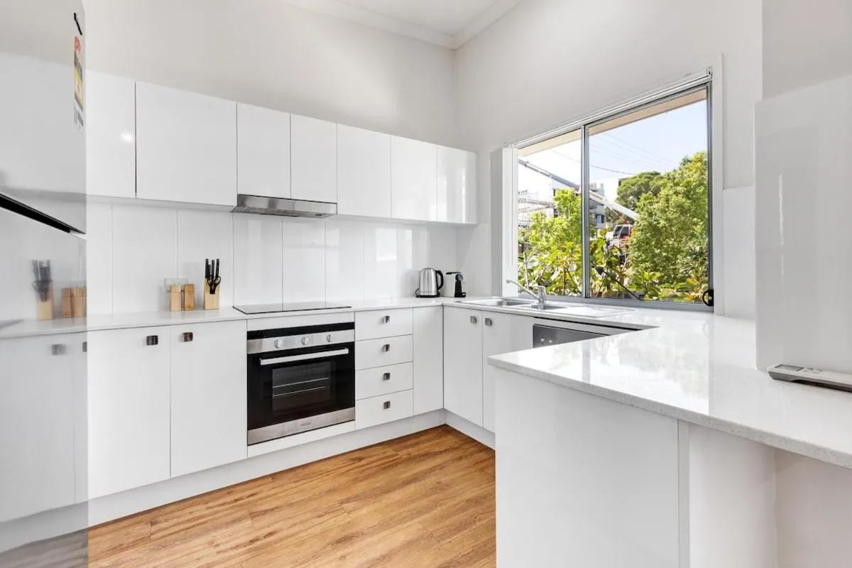 MARJ12- Stylish and Spacious
