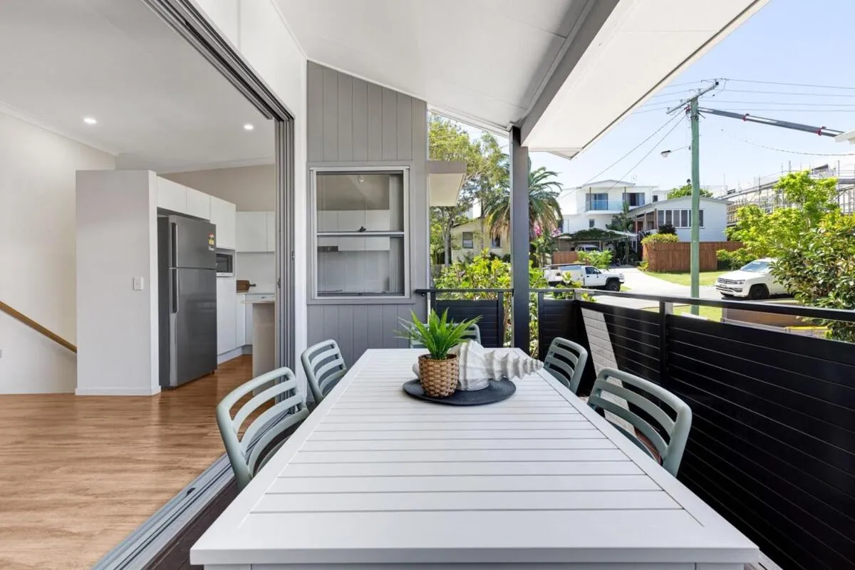 MARJ12- Stylish and Spacious