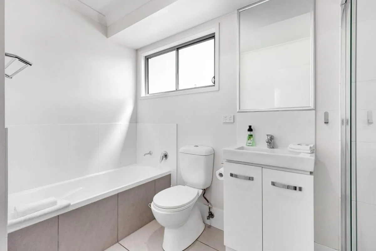 MARJ12- Stylish and Spacious