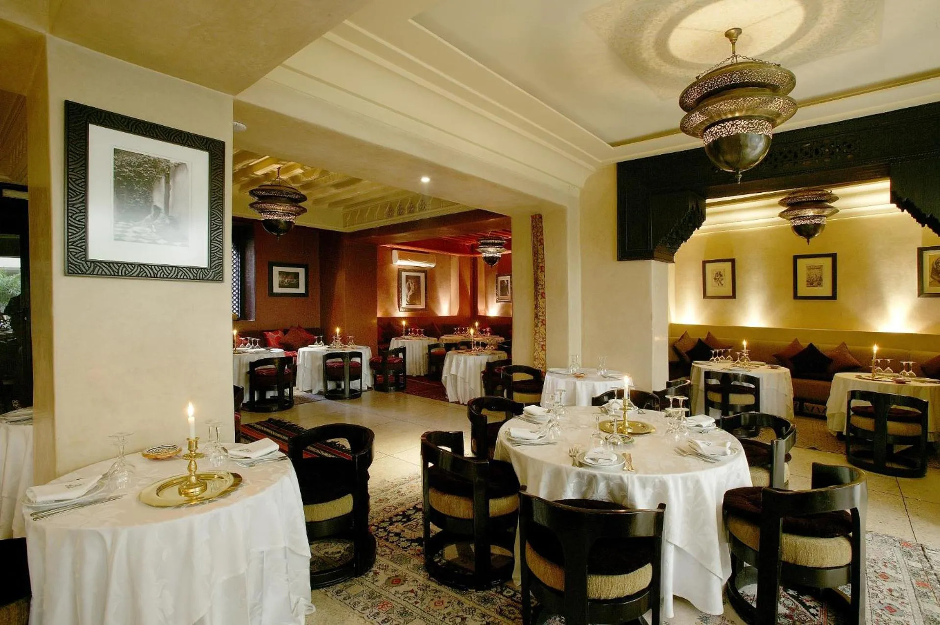 Restaurant/places to eat in Al Fassia Aguedal